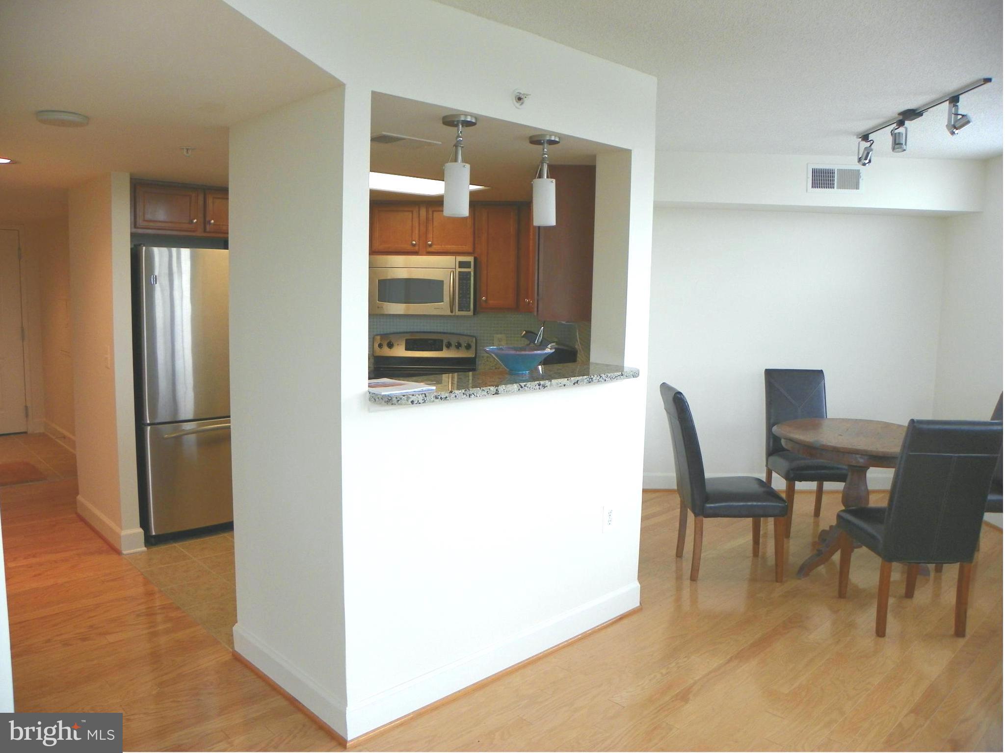 CARLTON HOUSE - Residential Lease