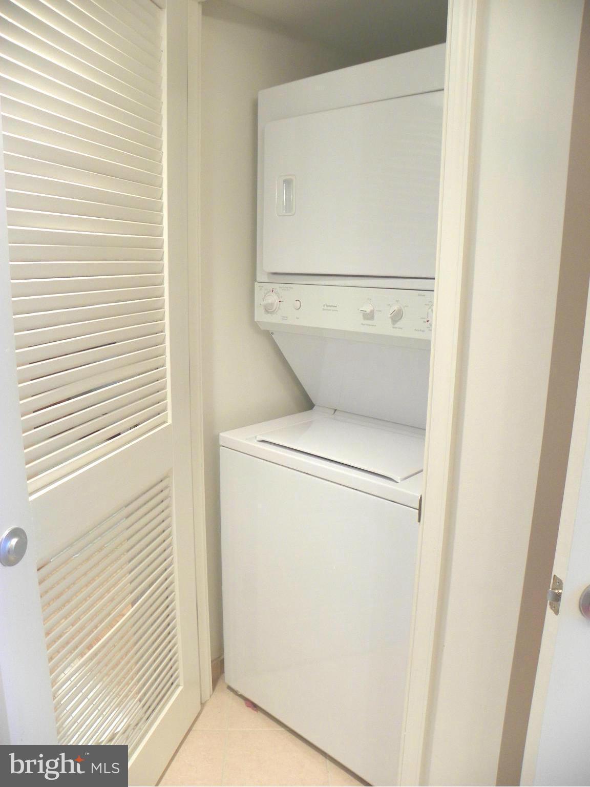 CARLTON HOUSE - Residential Lease