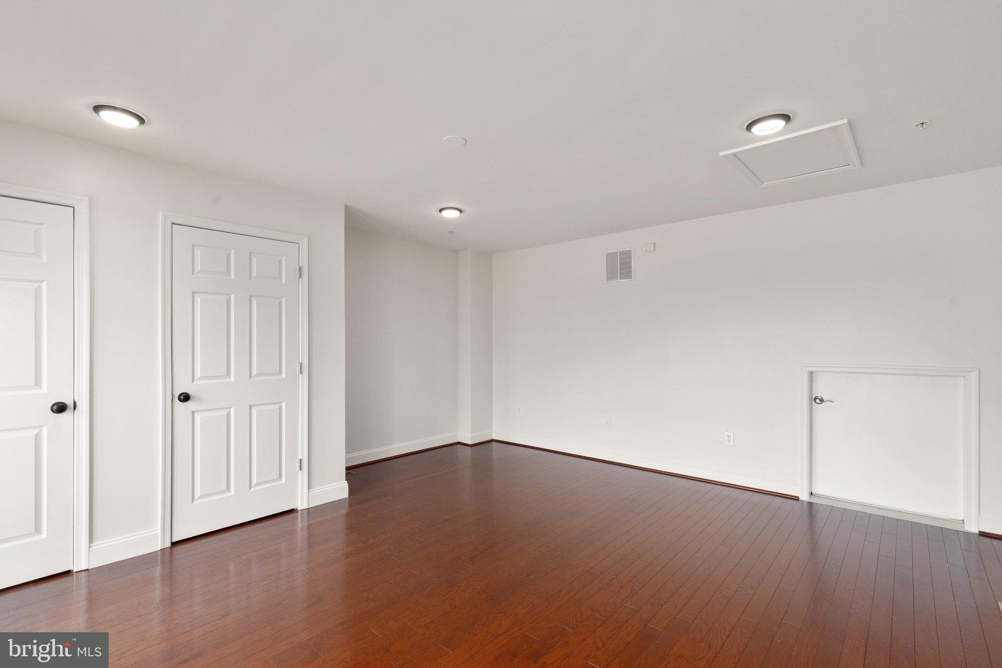 TOWSON GREEN - Residential