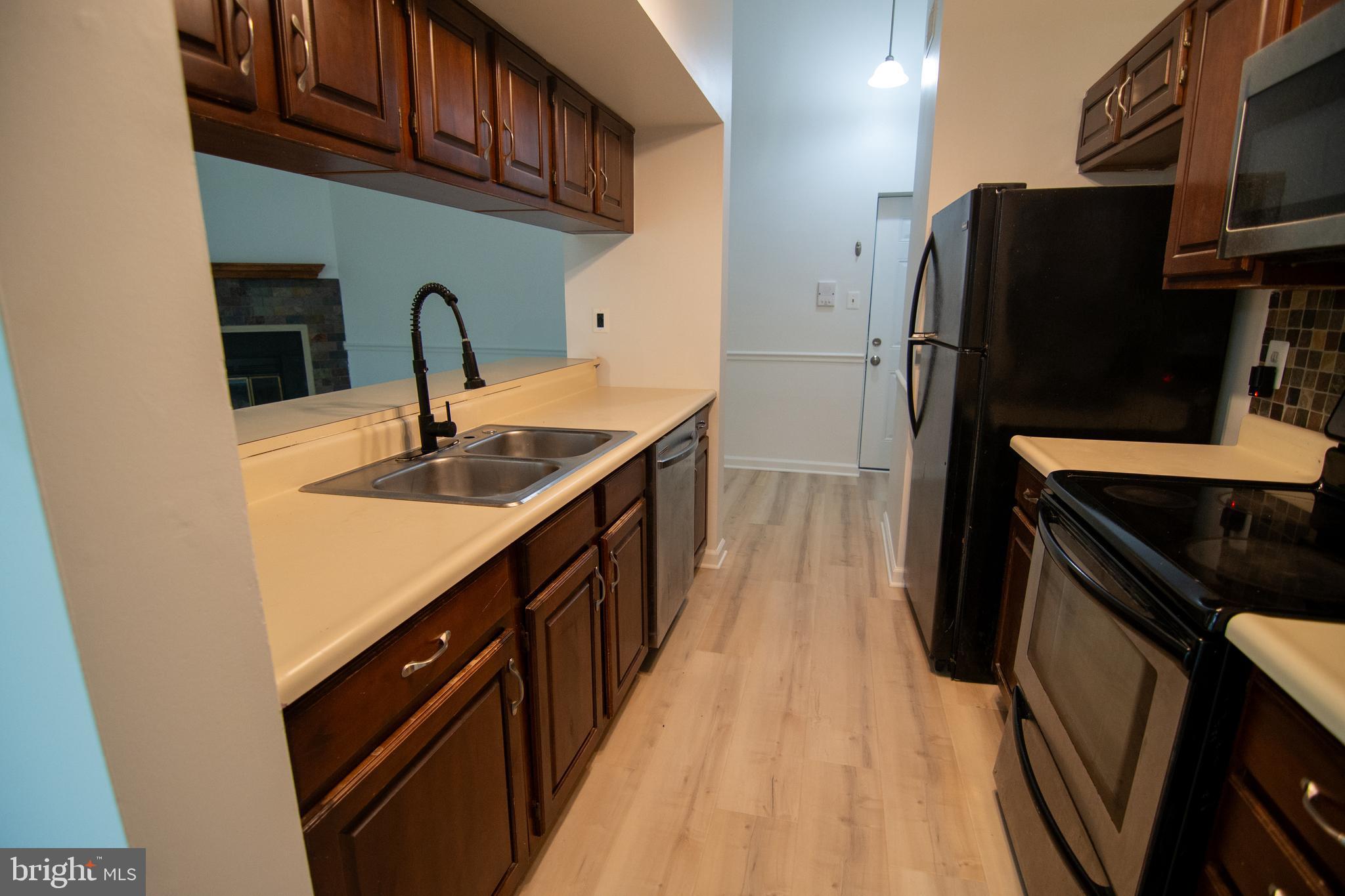 WOODBRIDGE CENTER - Residential