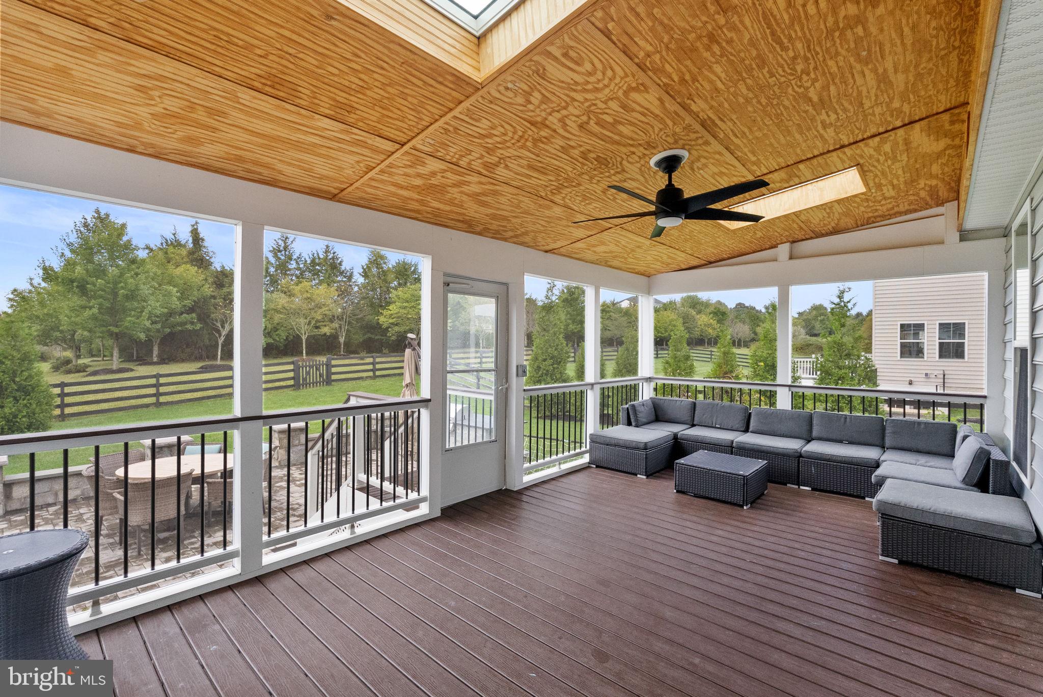 DAWSON'S CORNER - Residential