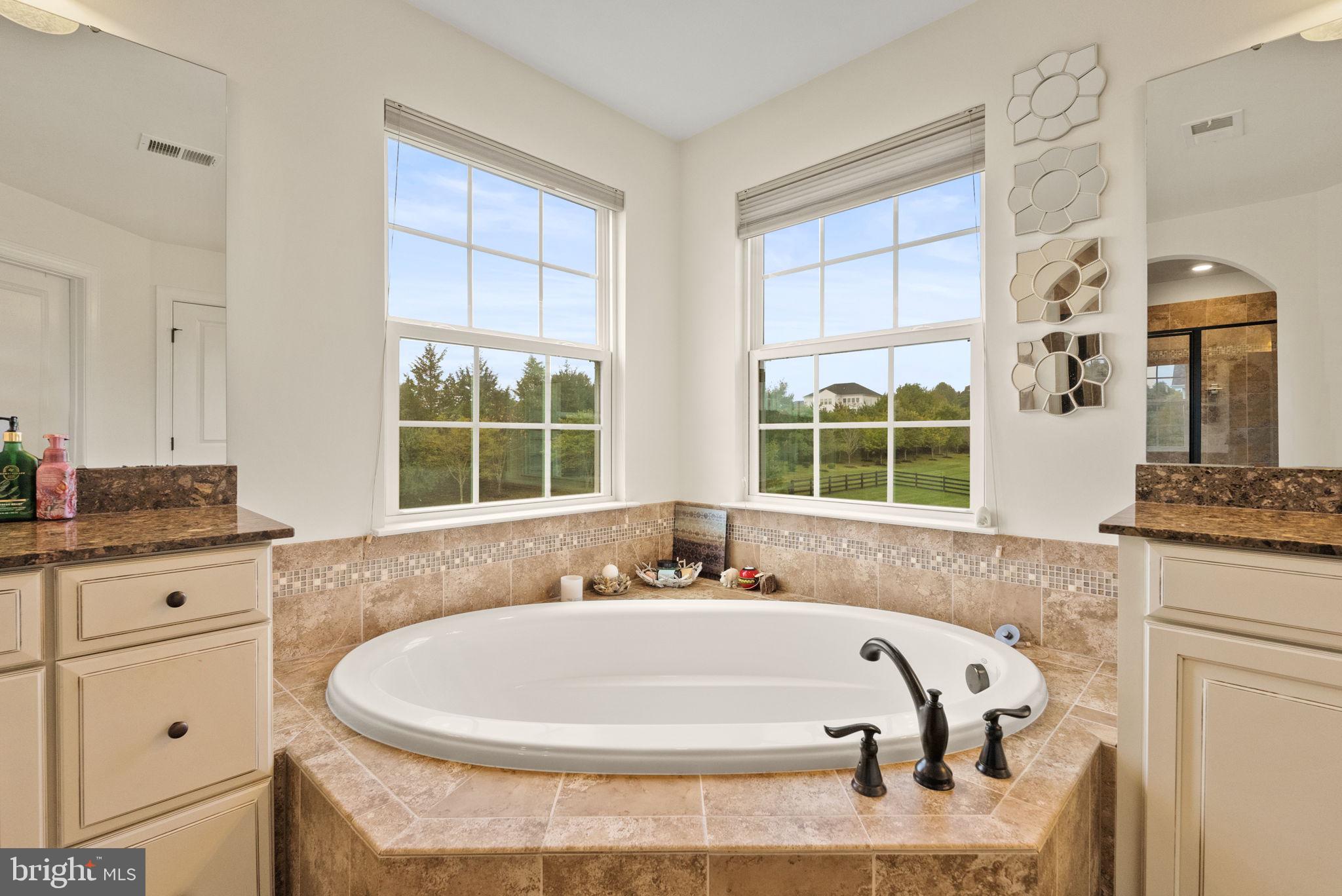 DAWSON'S CORNER - Residential