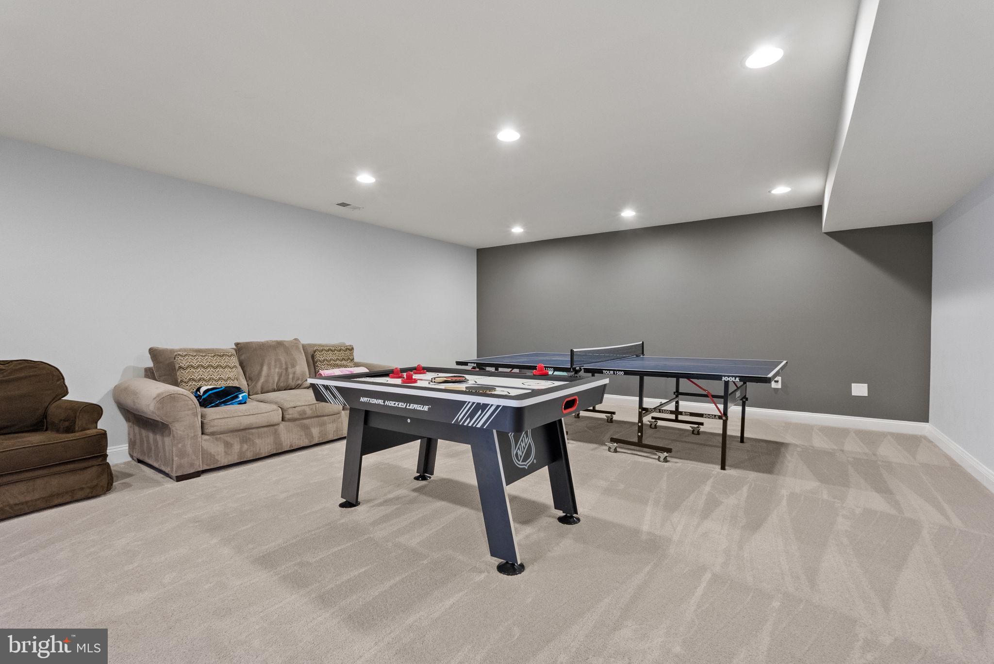 DAWSON'S CORNER - Residential