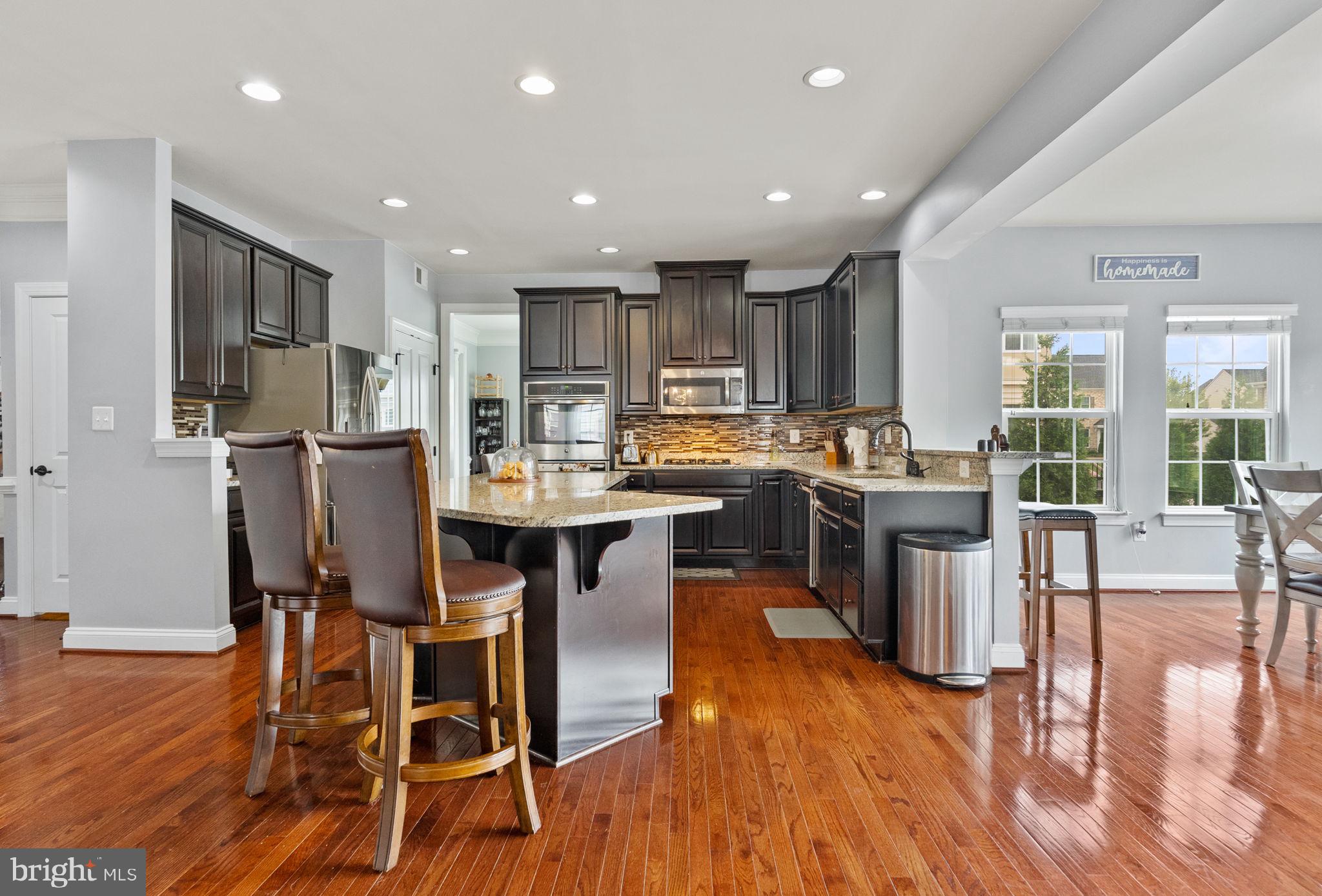 DAWSON'S CORNER - Residential