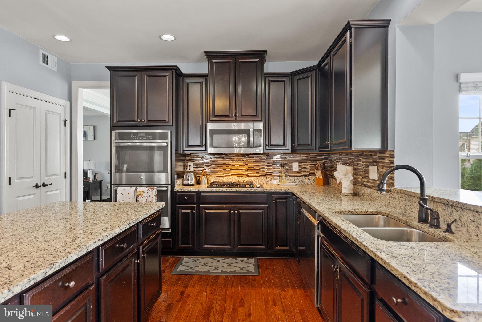 DAWSON'S CORNER - Residential