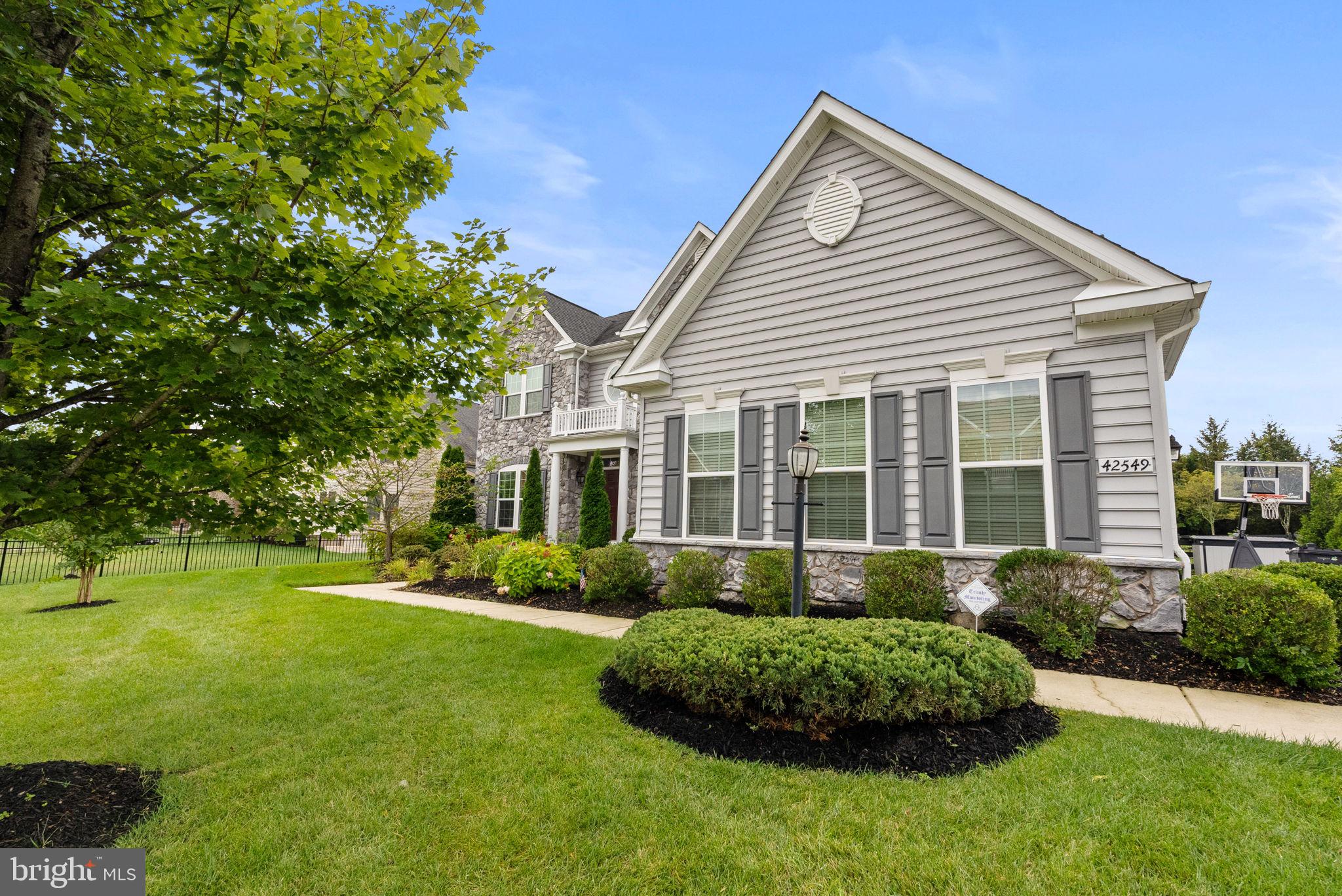 DAWSON'S CORNER - Residential