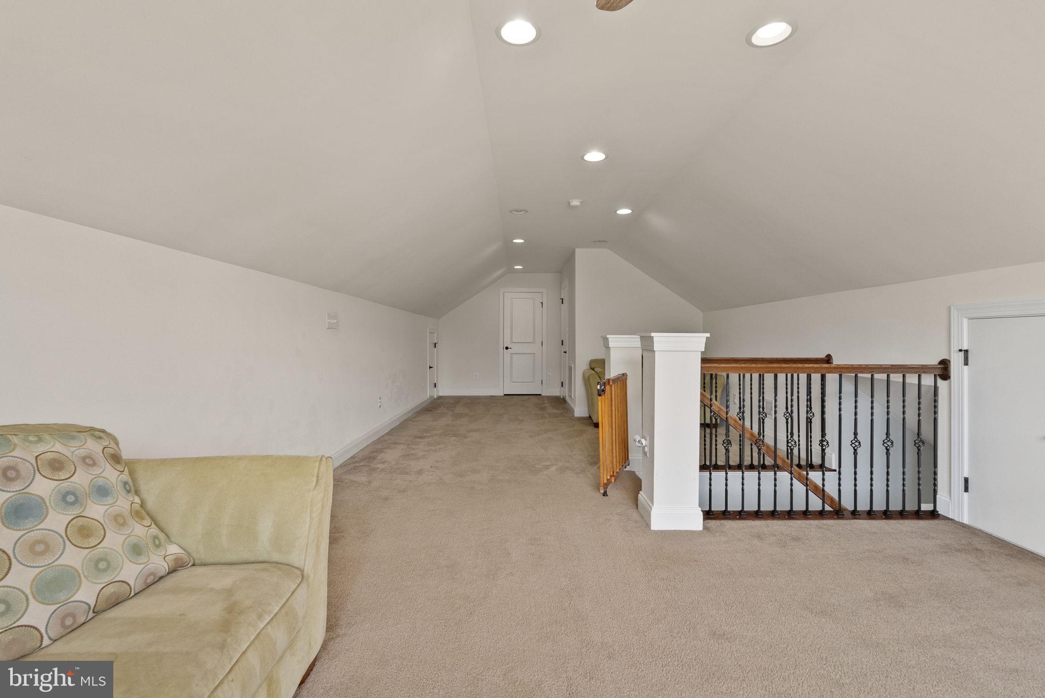 DAWSON'S CORNER - Residential