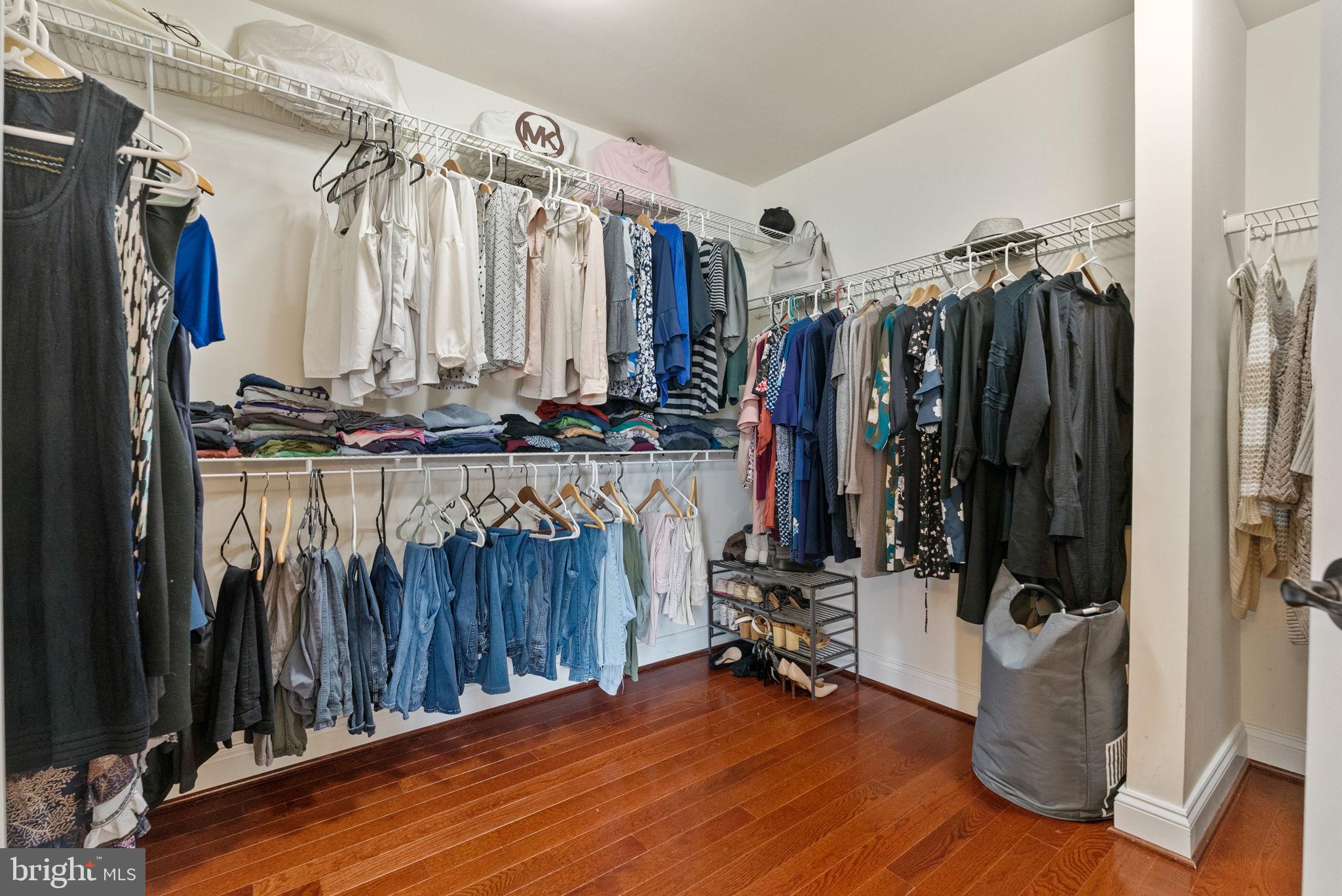 DAWSON'S CORNER - Residential