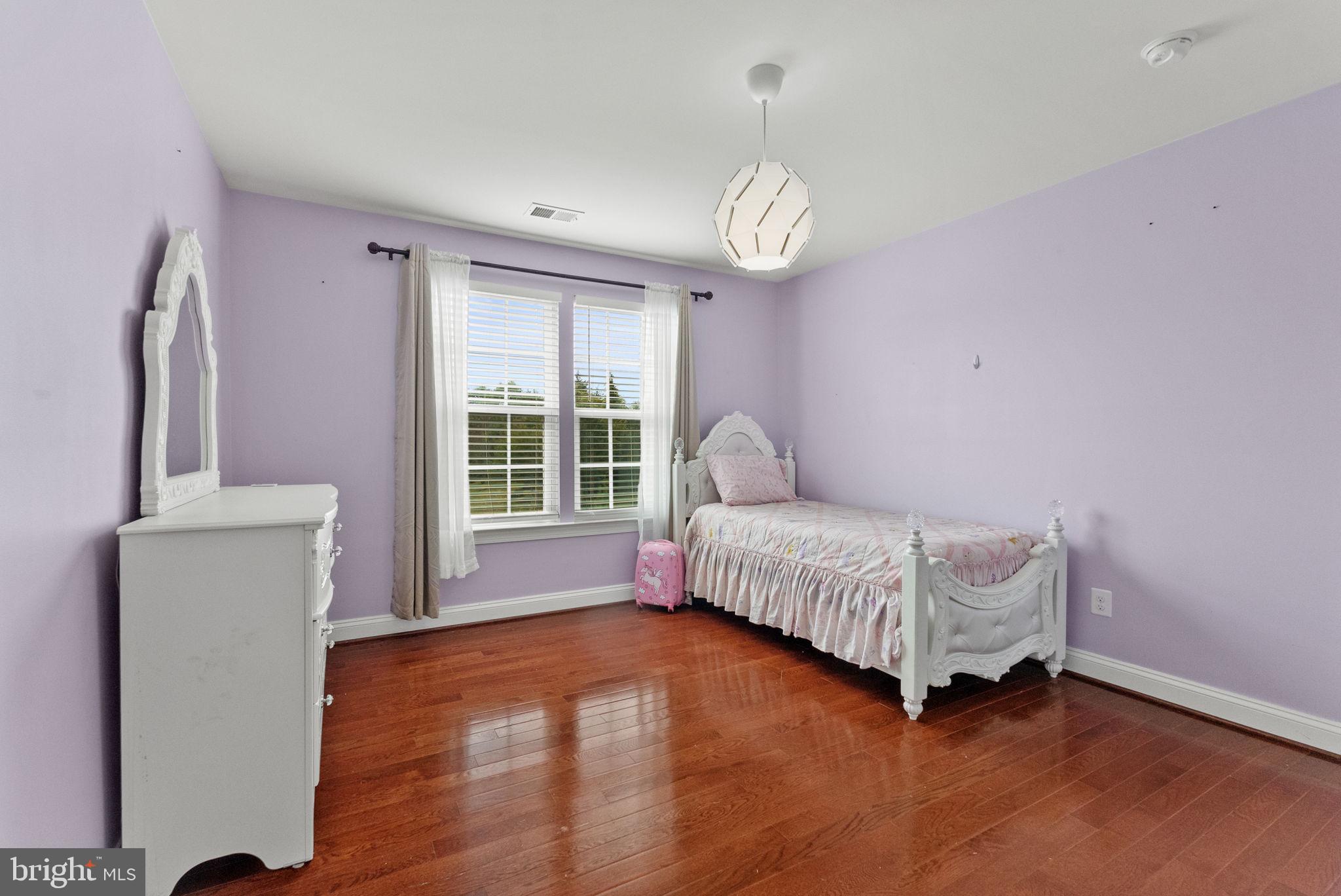 DAWSON'S CORNER - Residential