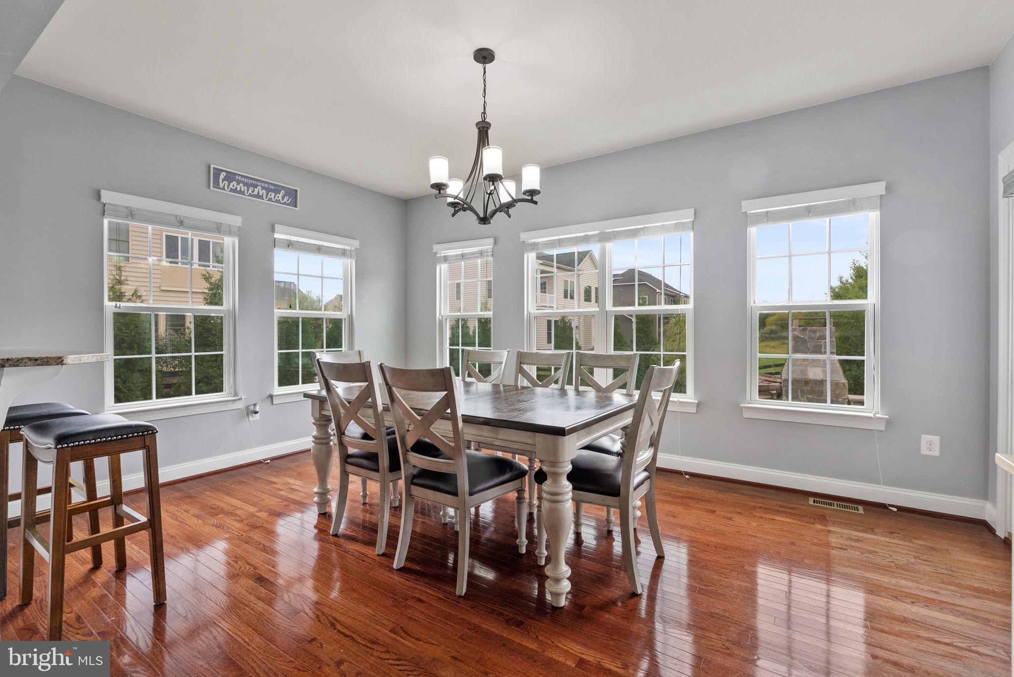 DAWSON'S CORNER - Residential