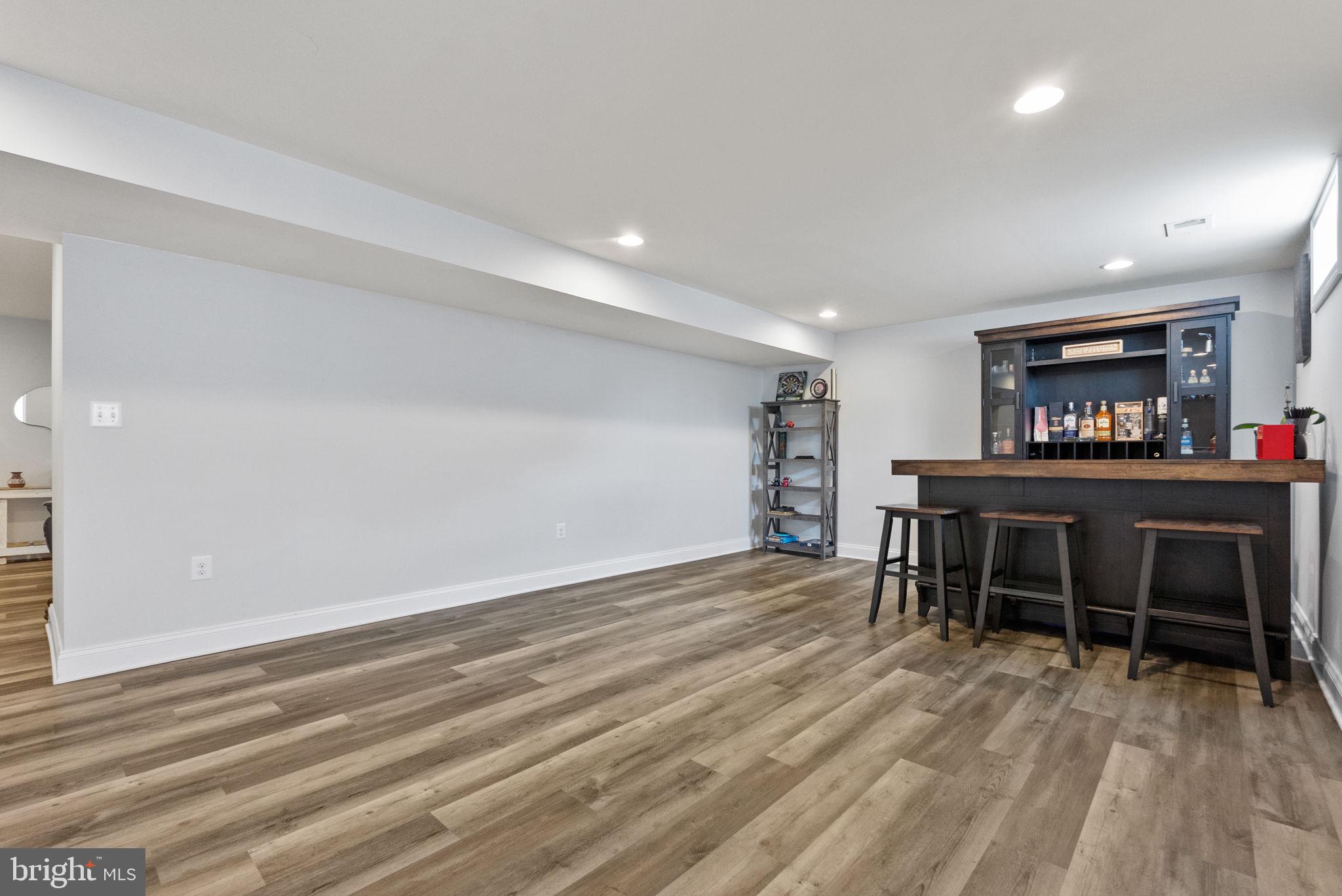 DAWSON'S CORNER - Residential