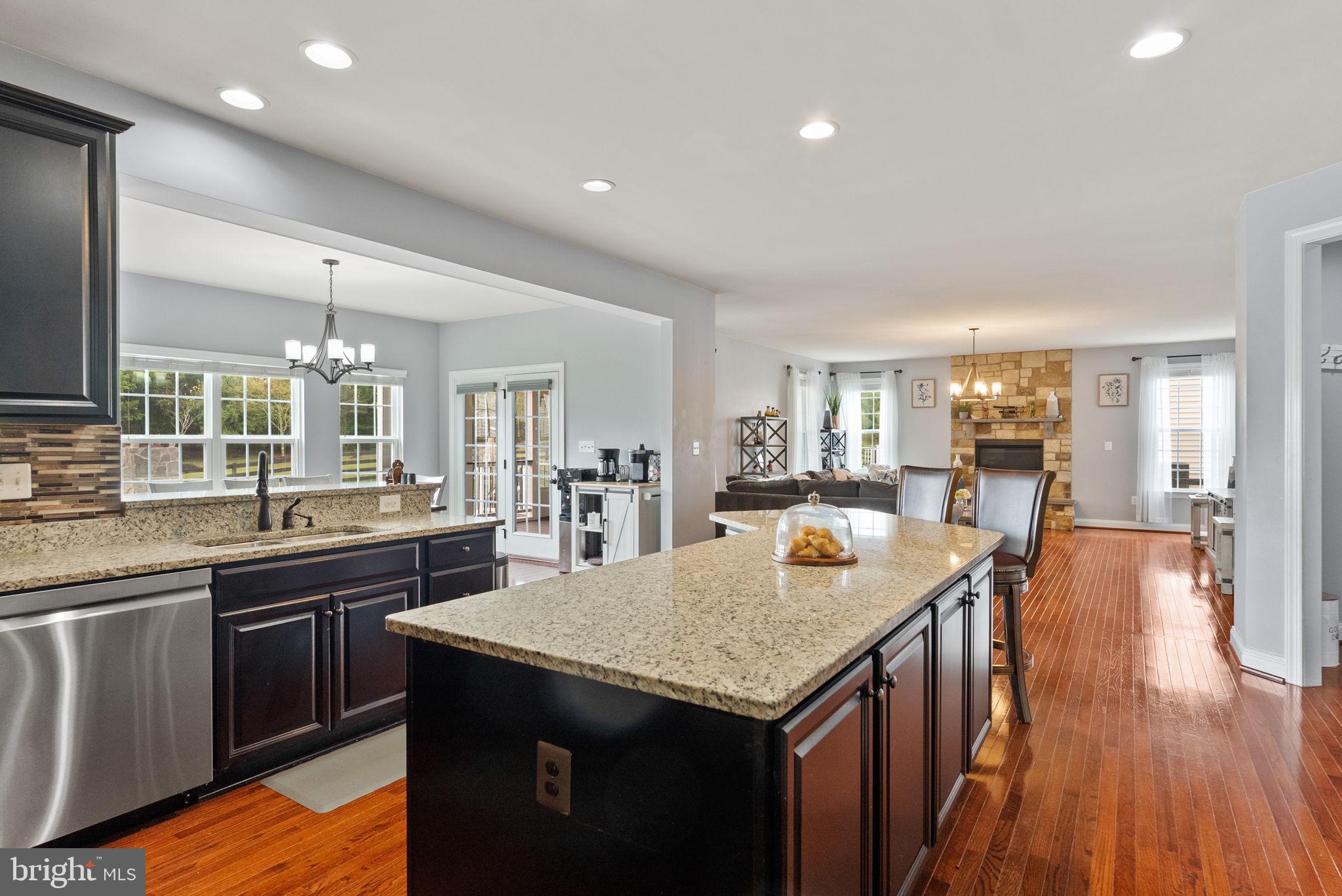 DAWSON'S CORNER - Residential