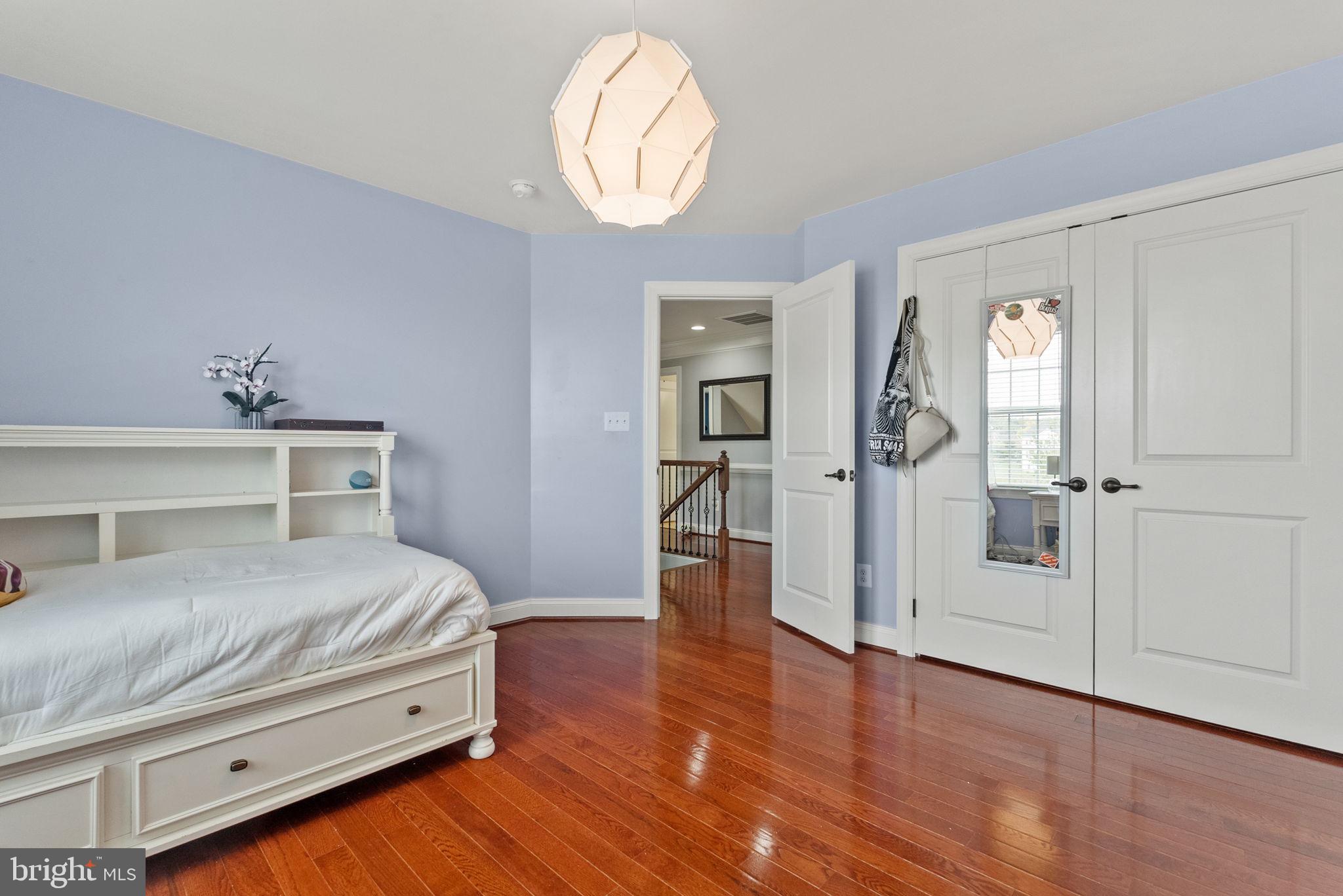 DAWSON'S CORNER - Residential