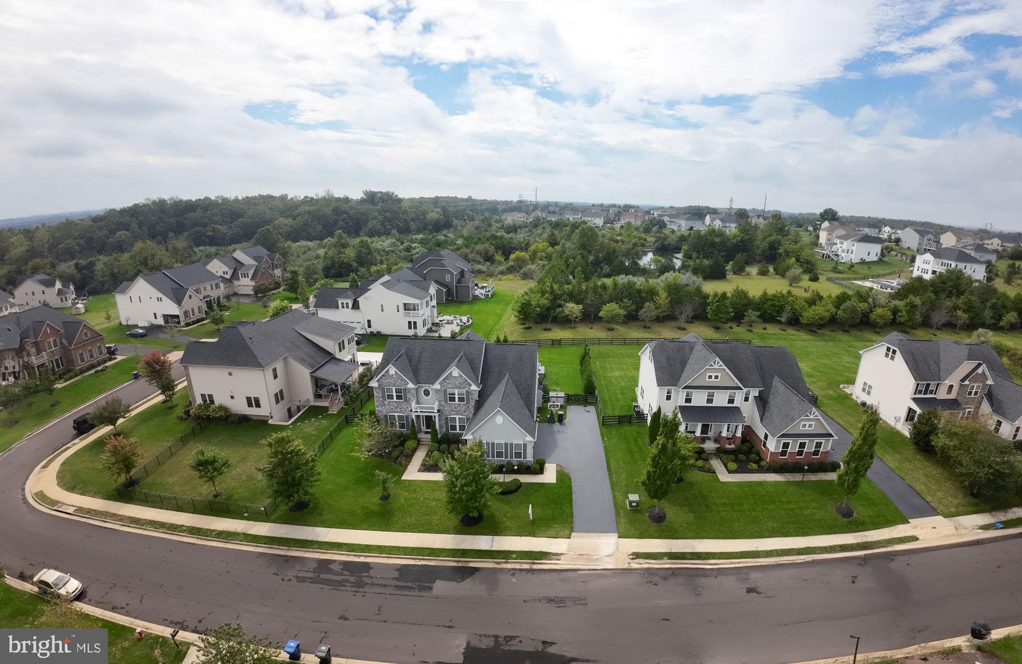 DAWSON'S CORNER - Residential