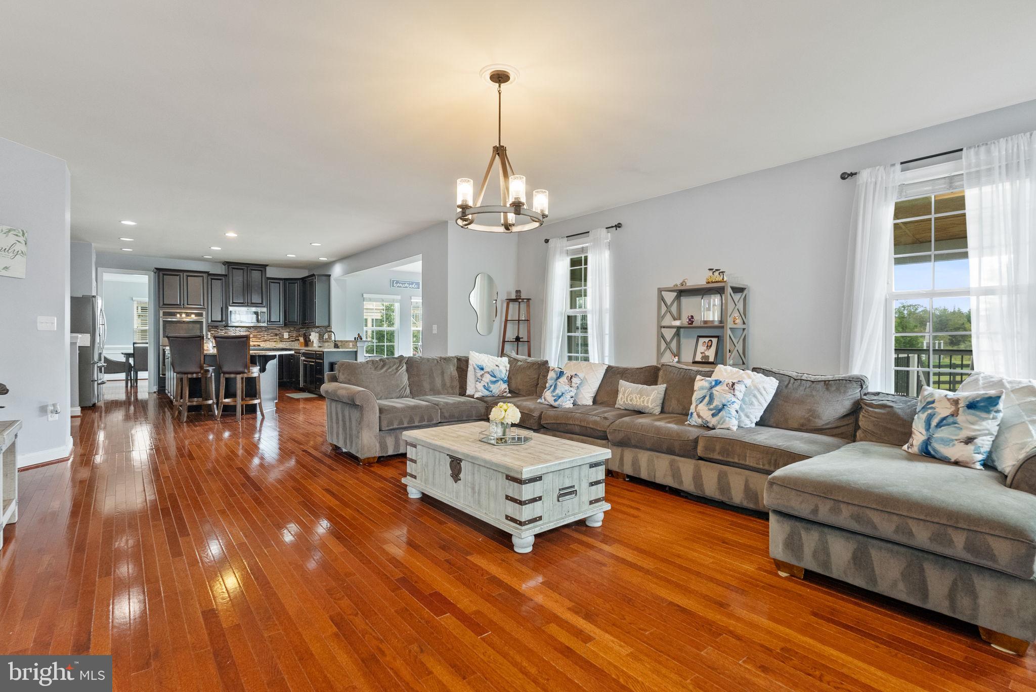 DAWSON'S CORNER - Residential