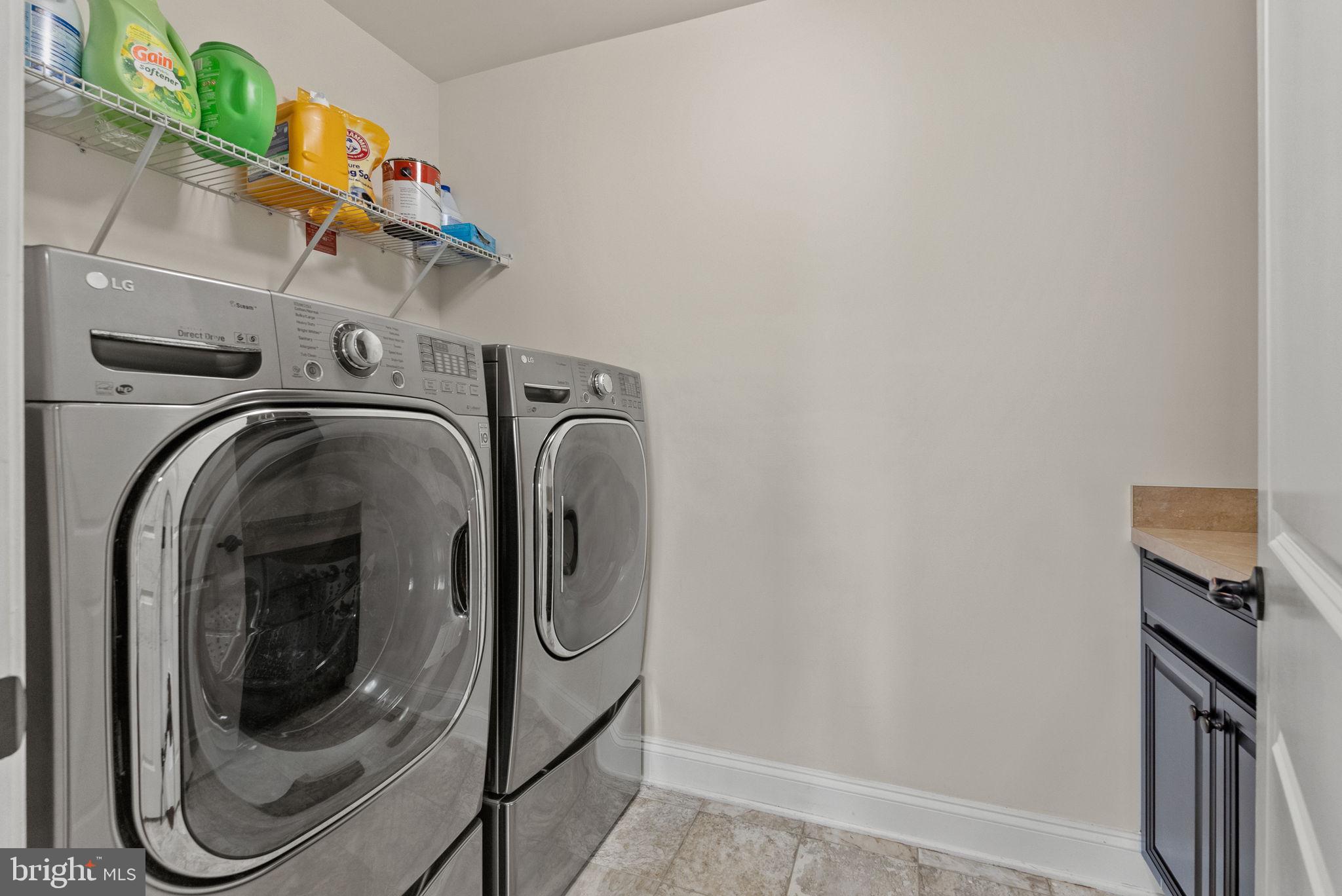 DAWSON'S CORNER - Residential