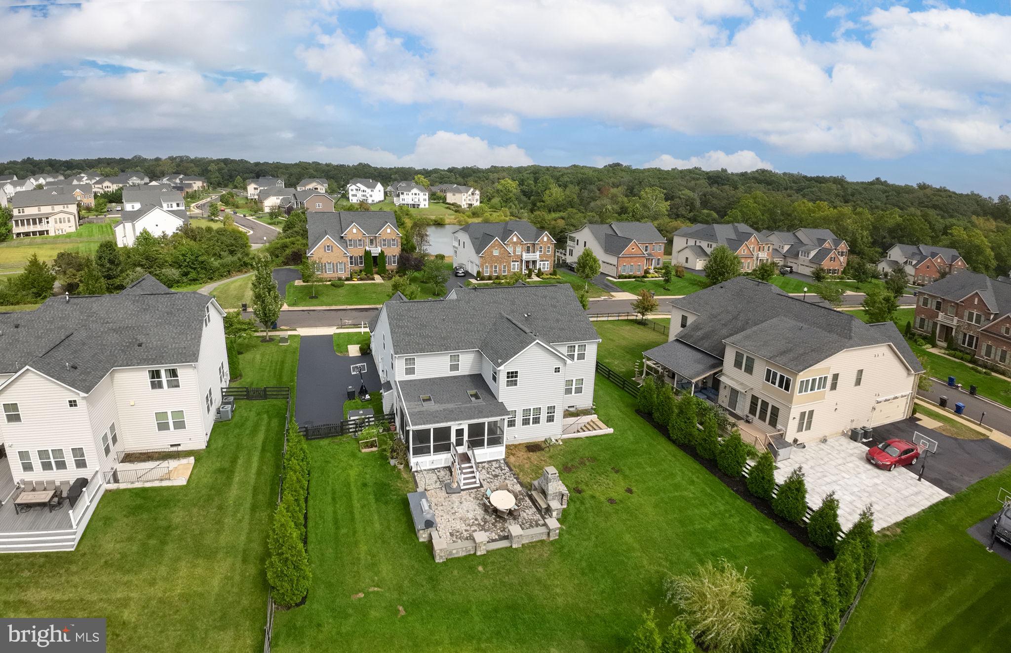 DAWSON'S CORNER - Residential