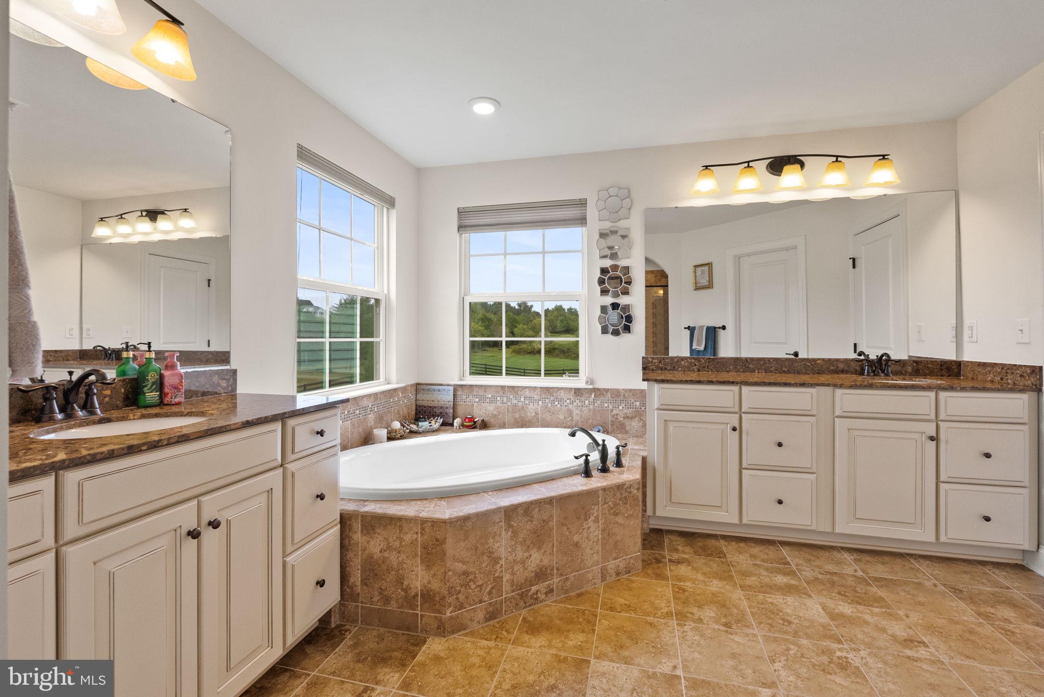 DAWSON'S CORNER - Residential