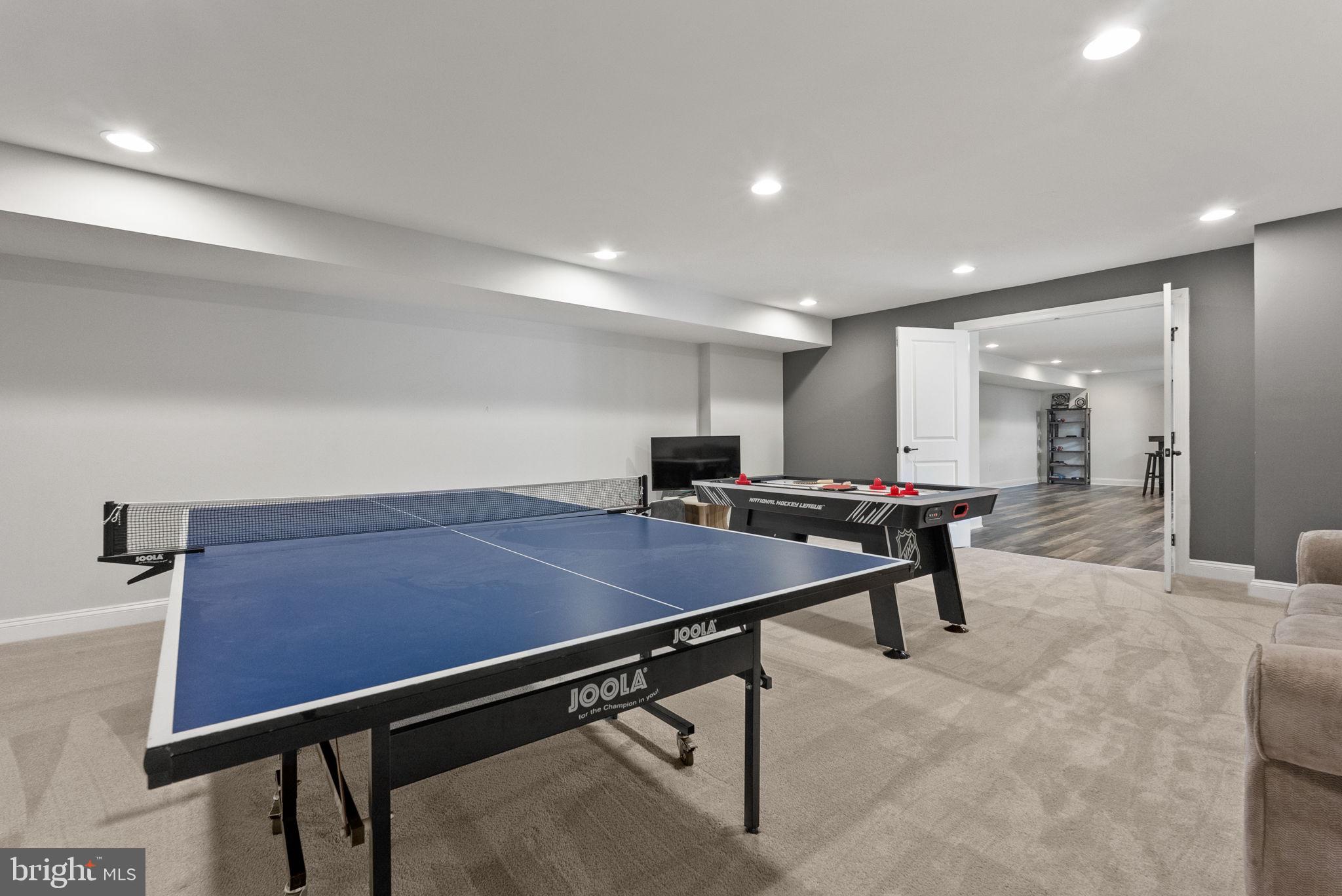 DAWSON'S CORNER - Residential