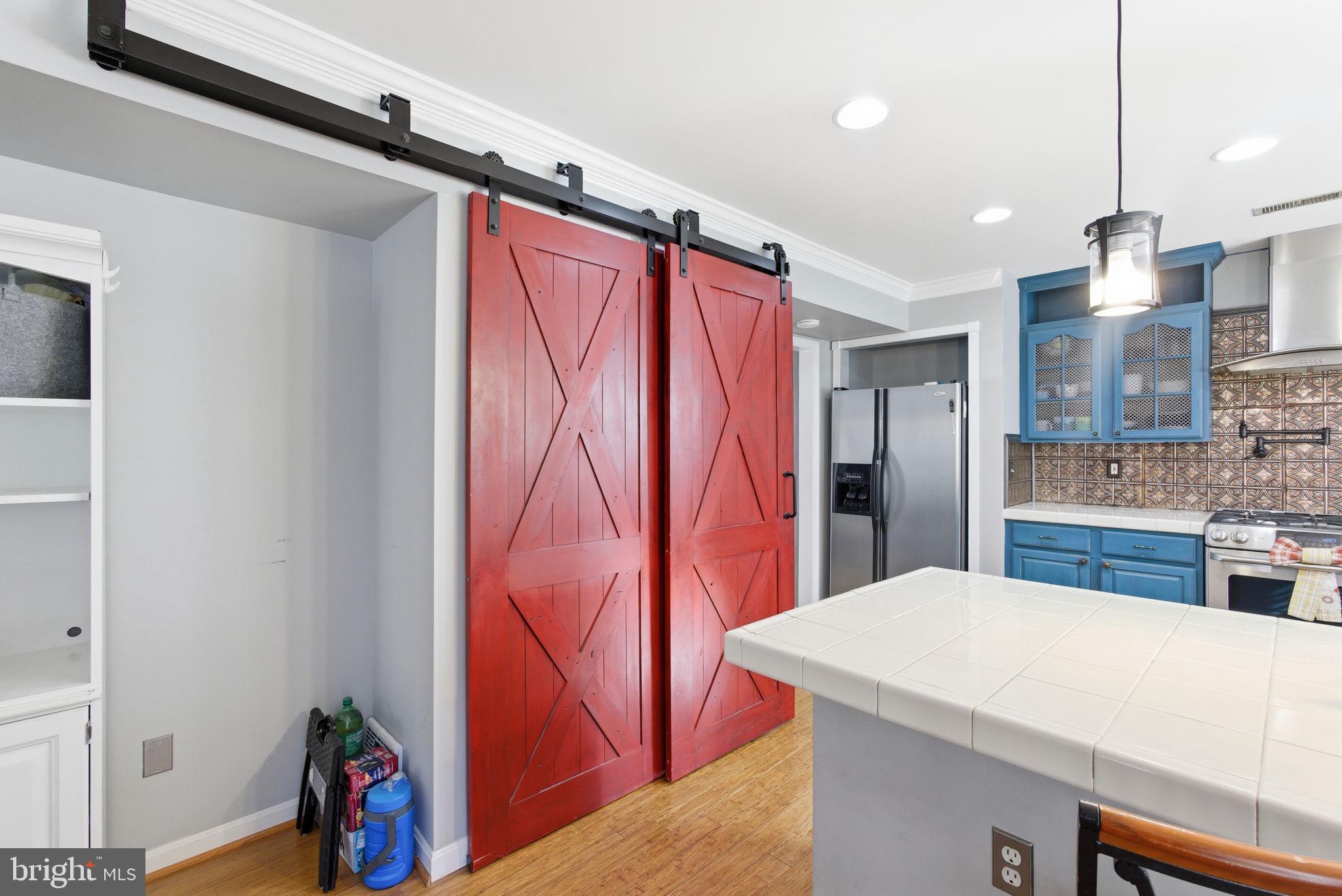 HUNTING QUARTERS - Residential