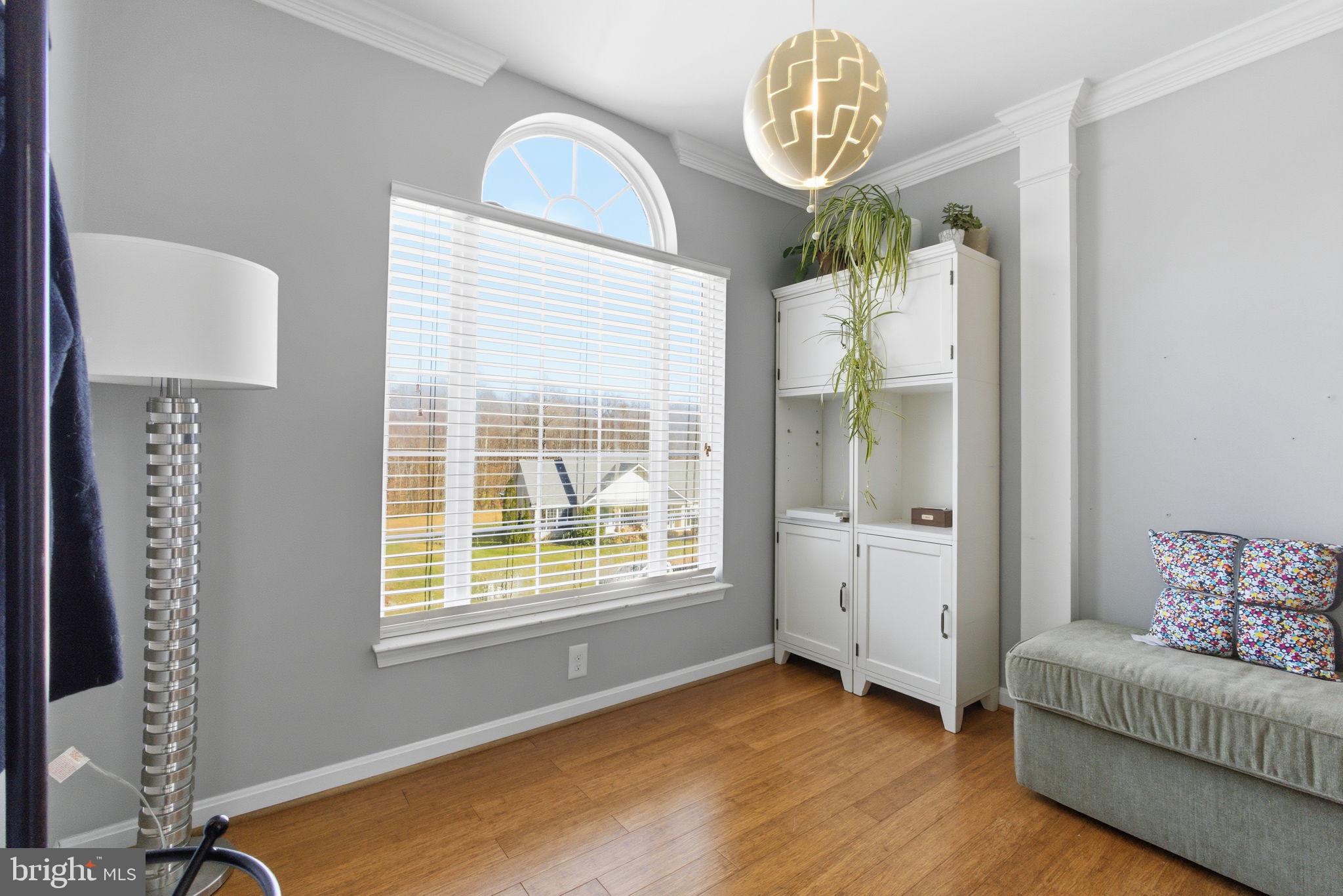 HUNTING QUARTERS - Residential