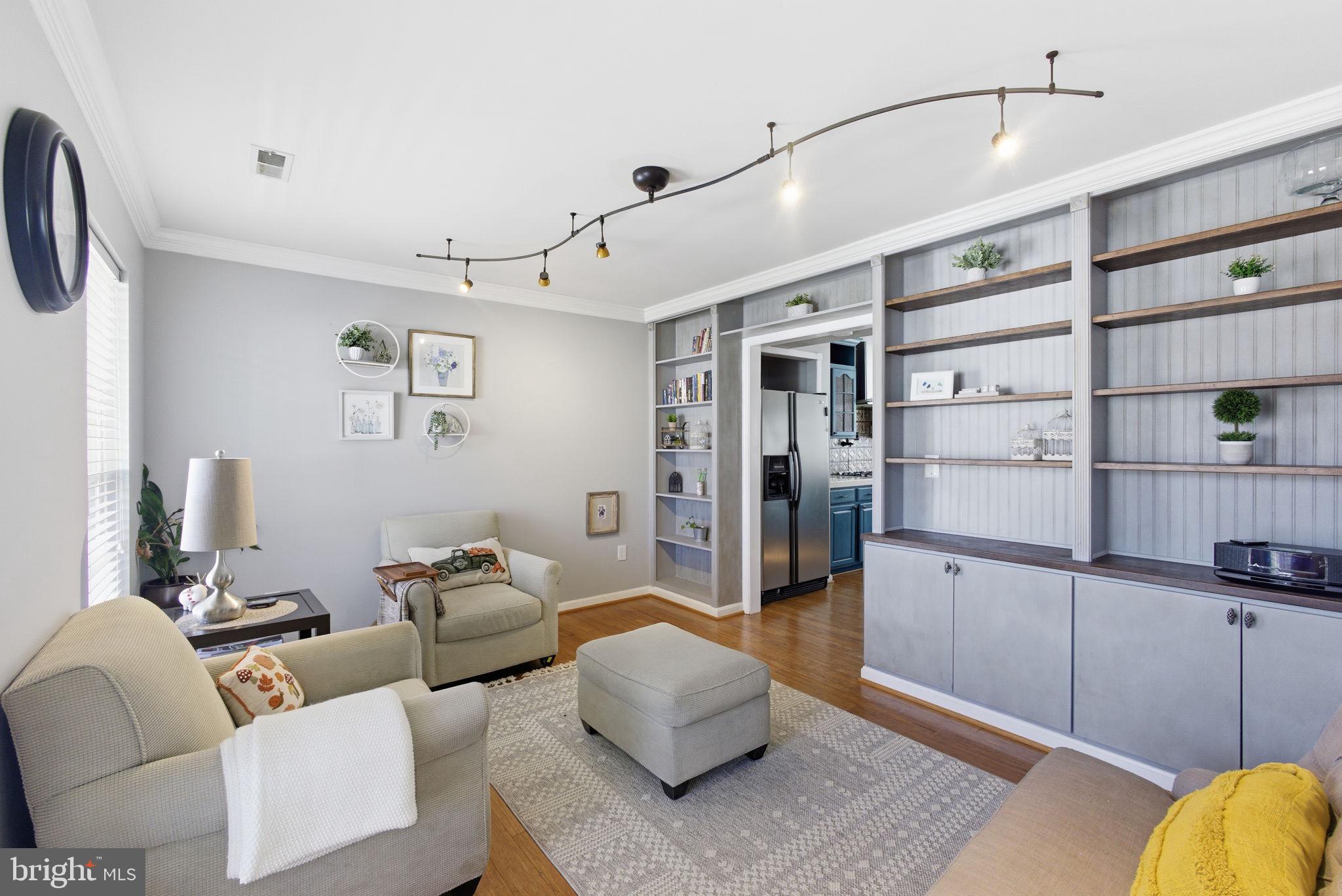 HUNTING QUARTERS - Residential