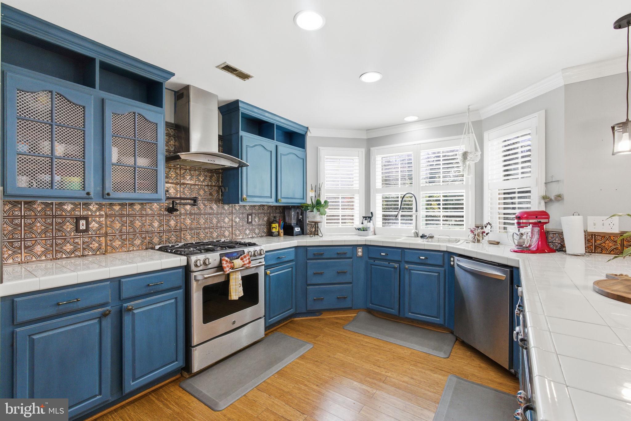 HUNTING QUARTERS - Residential