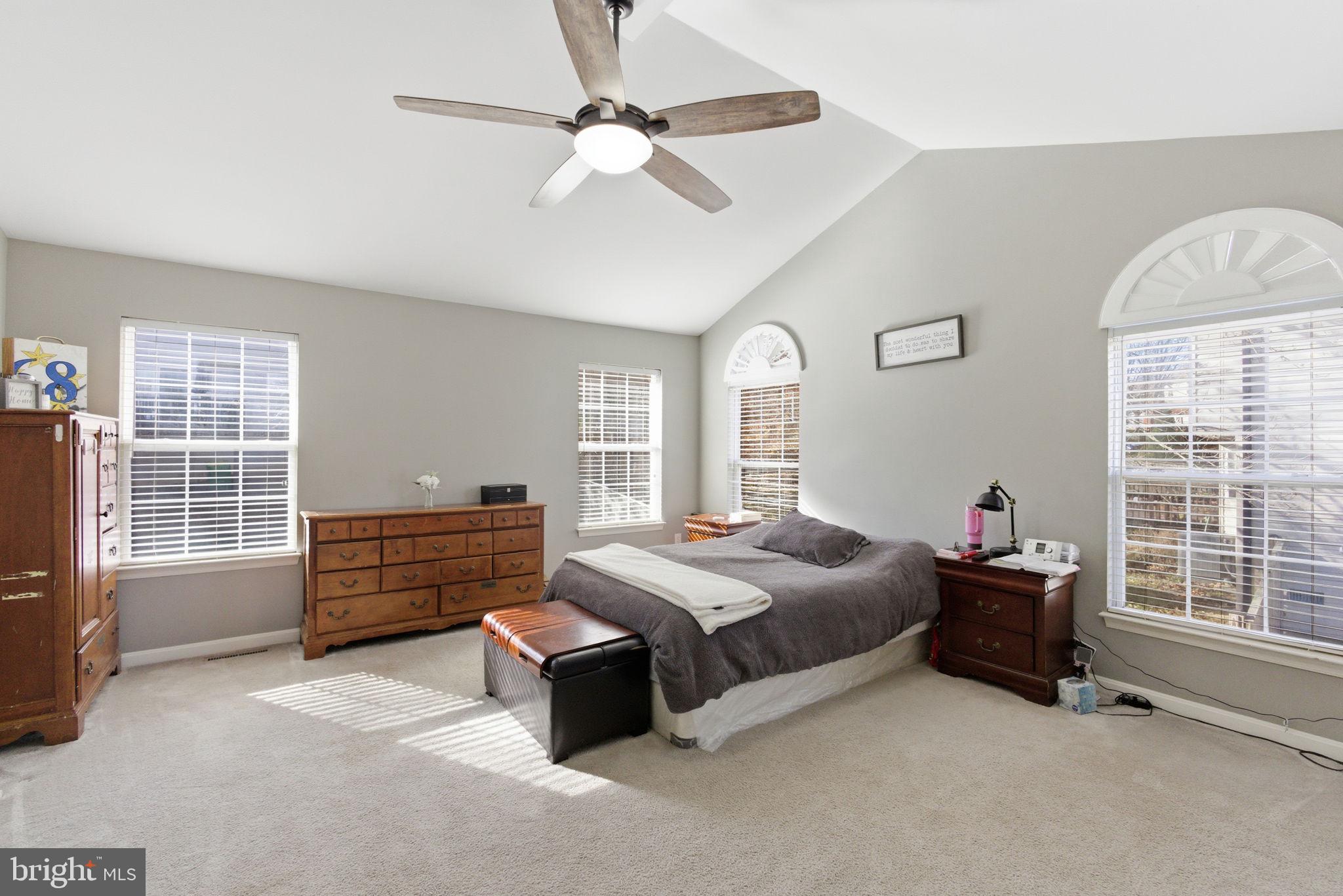 HUNTING QUARTERS - Residential