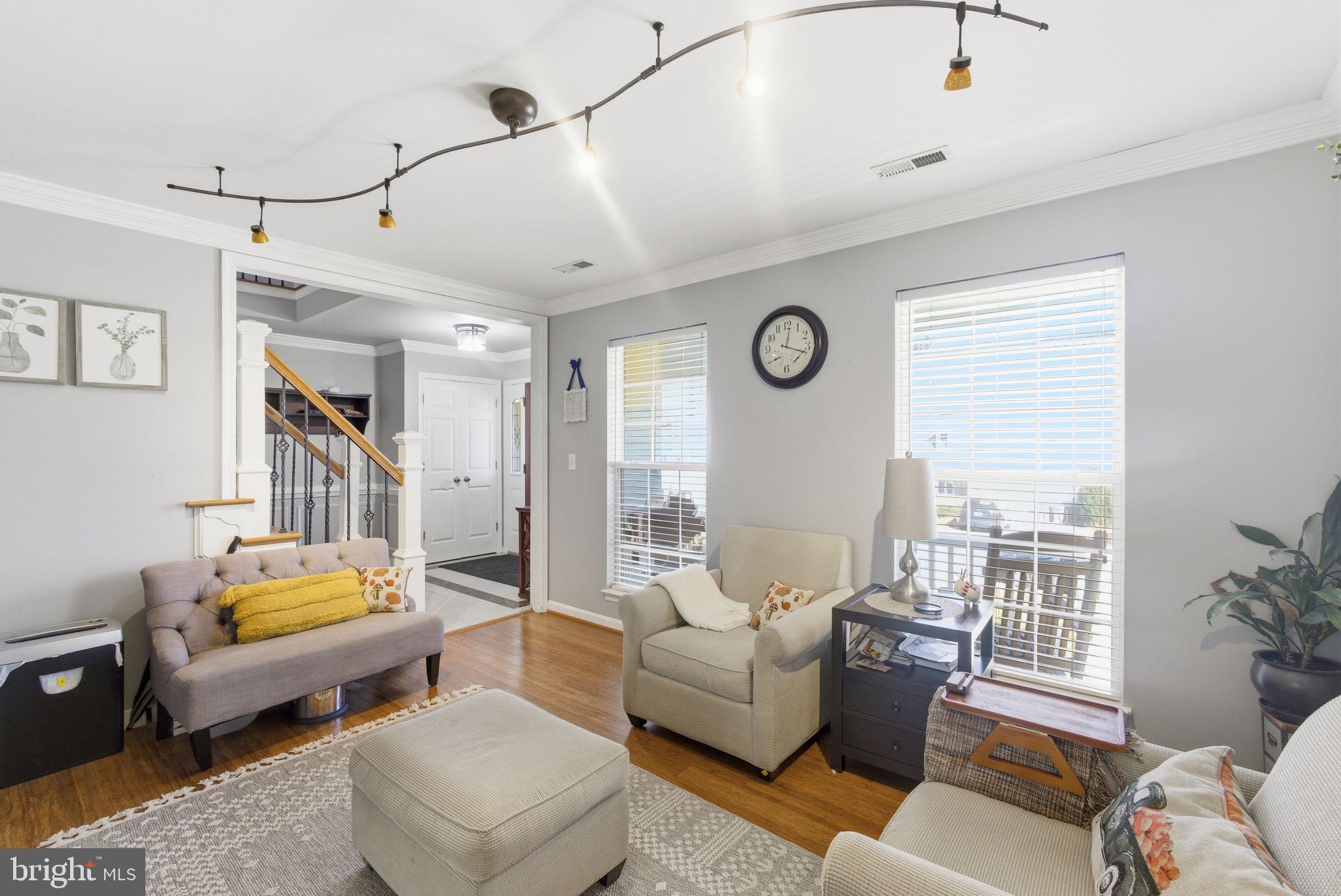 HUNTING QUARTERS - Residential