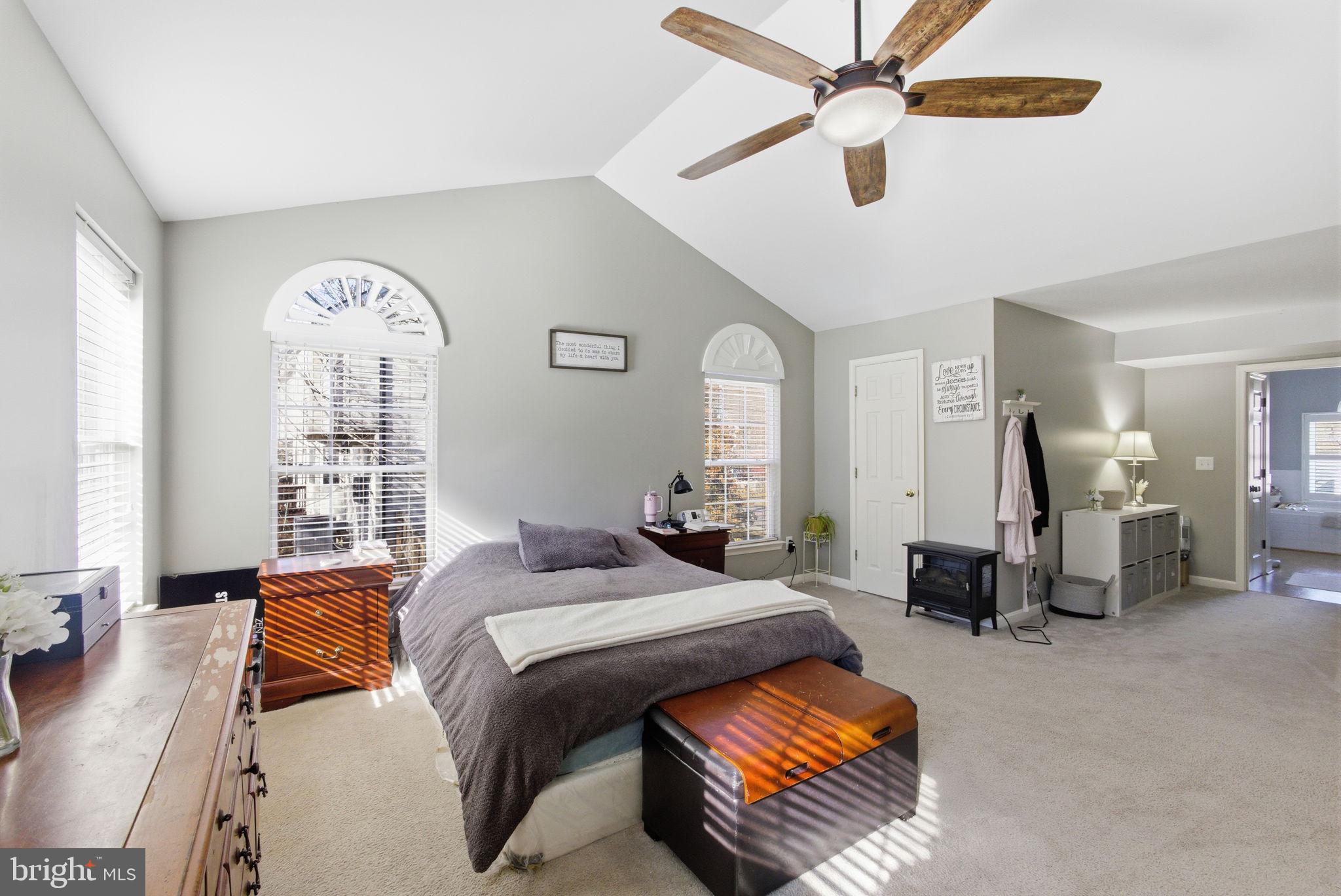 HUNTING QUARTERS - Residential