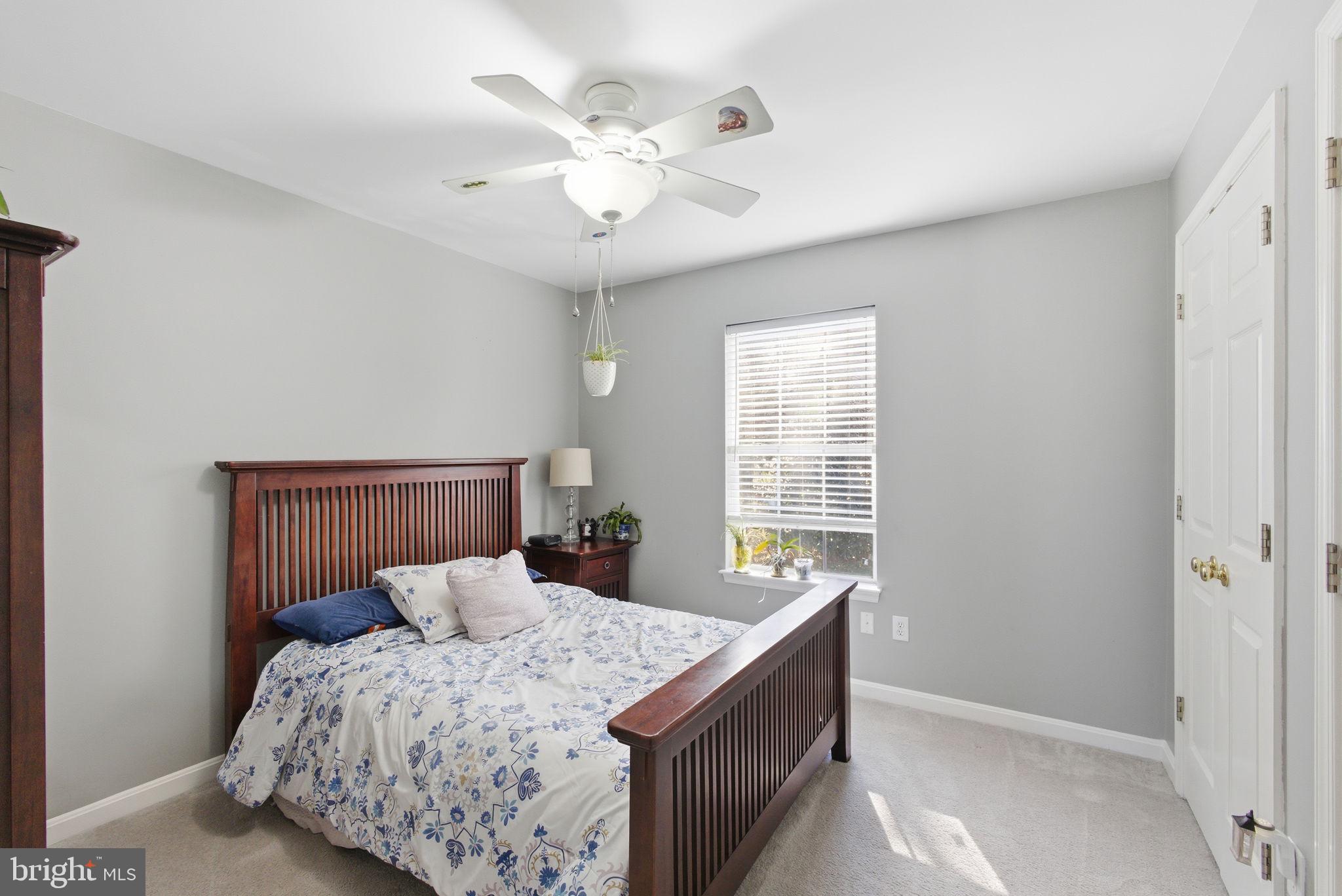 HUNTING QUARTERS - Residential