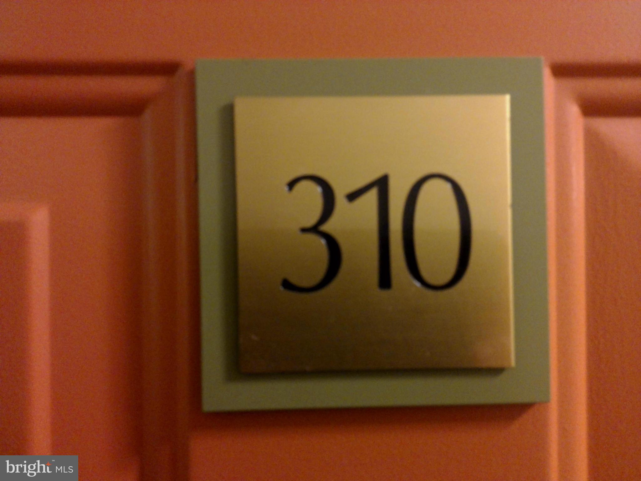 LEXINGTON SQUARE - Residential