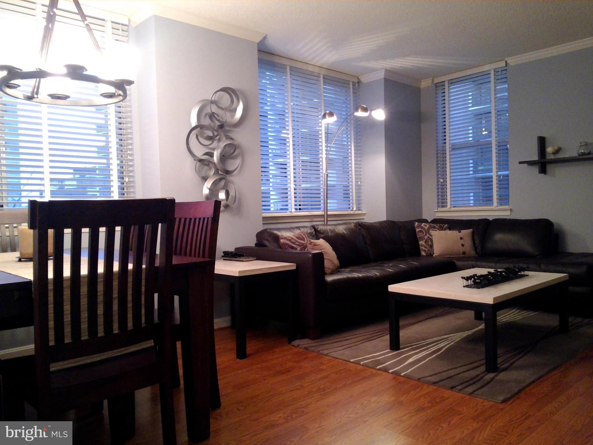 LEXINGTON SQUARE - Residential