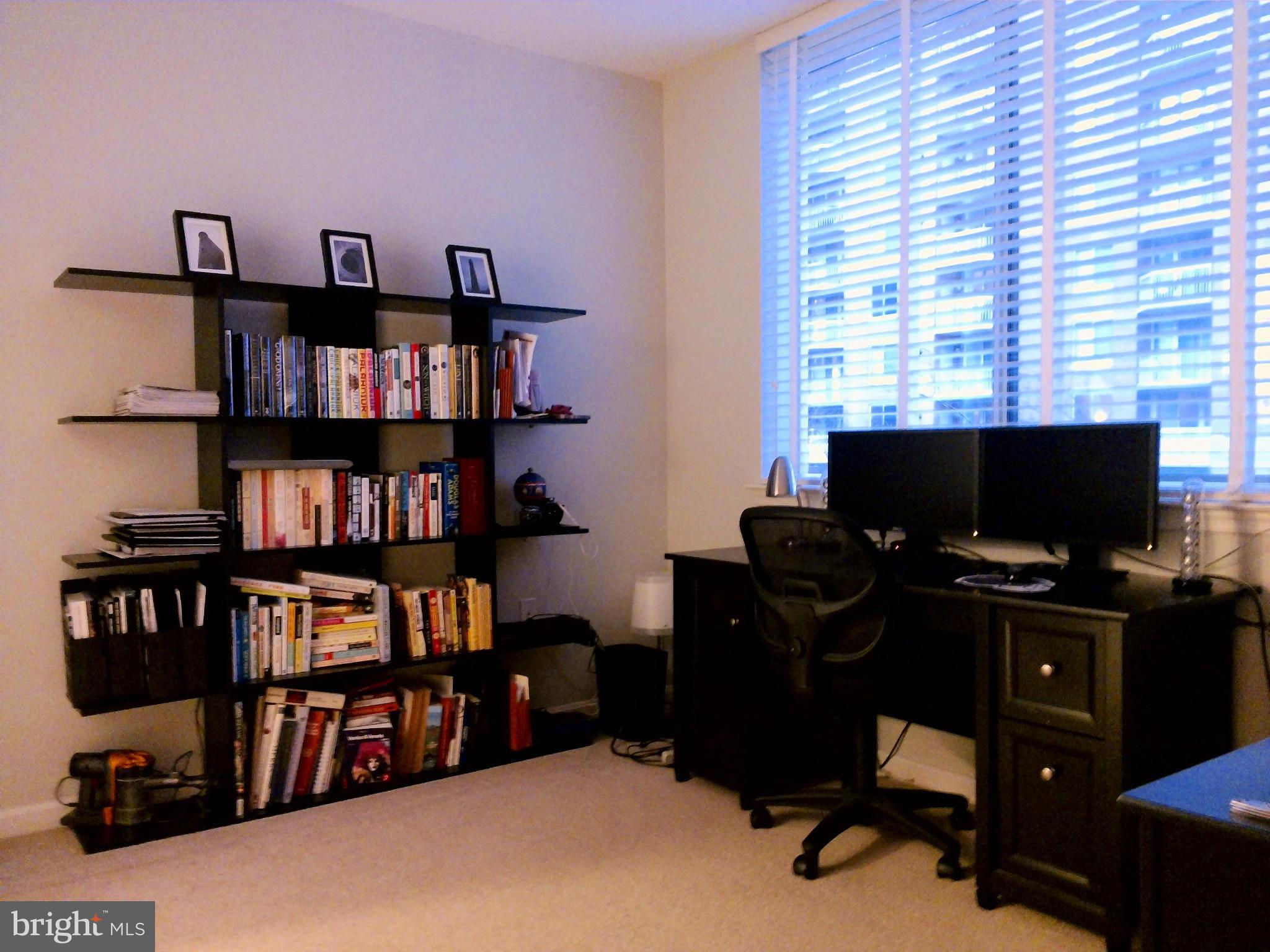 LEXINGTON SQUARE - Residential