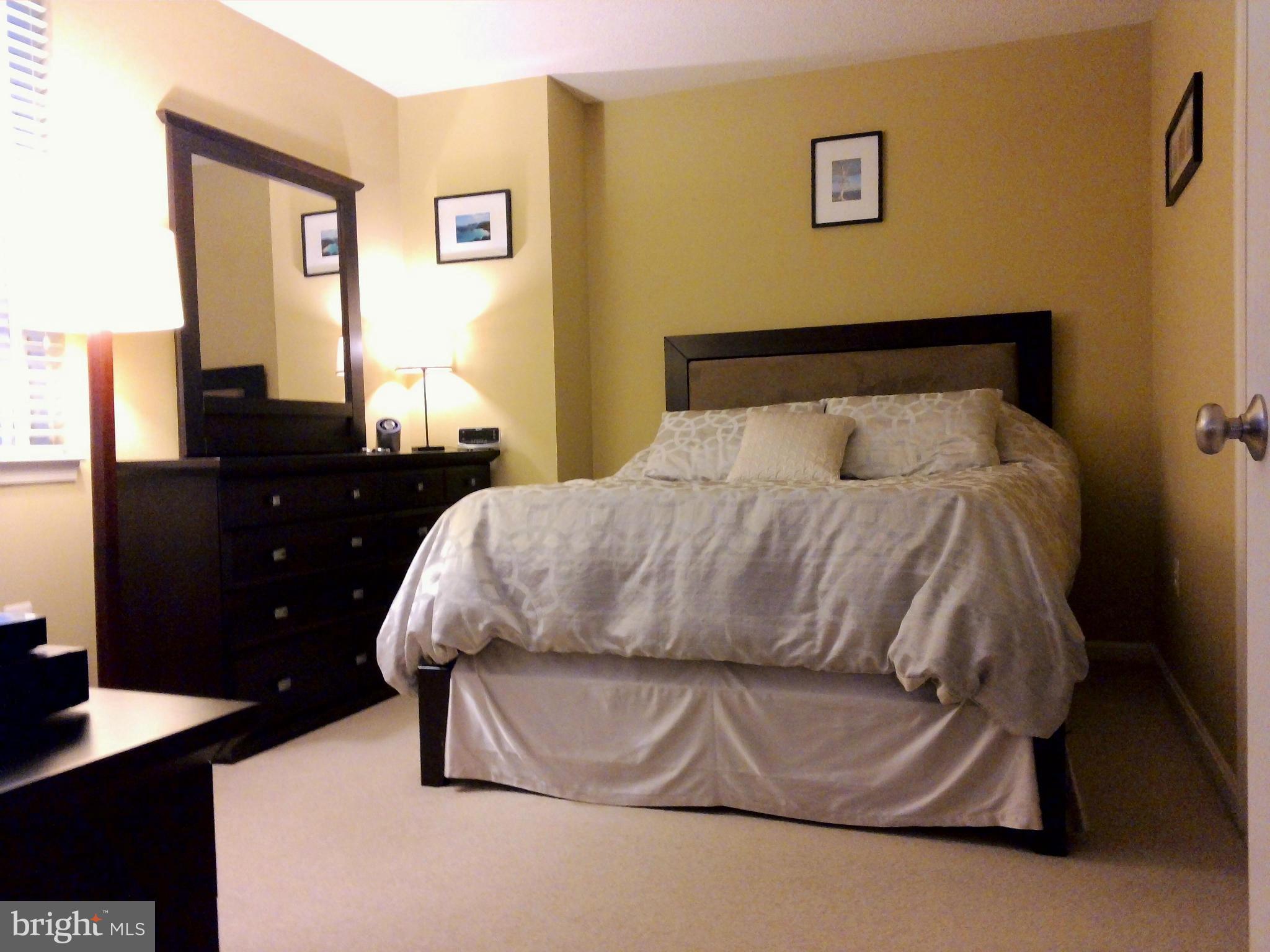 LEXINGTON SQUARE - Residential