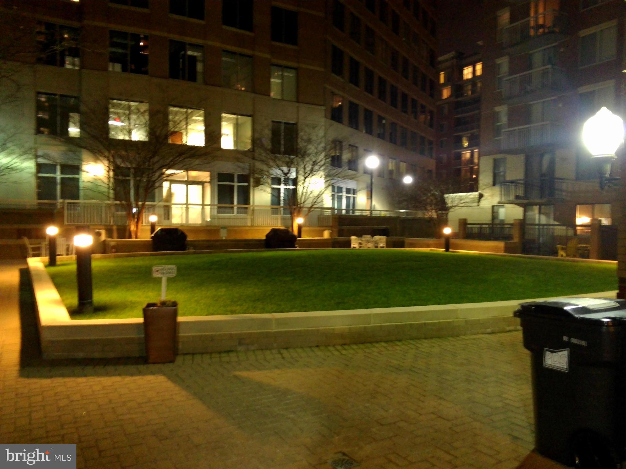 LEXINGTON SQUARE - Residential