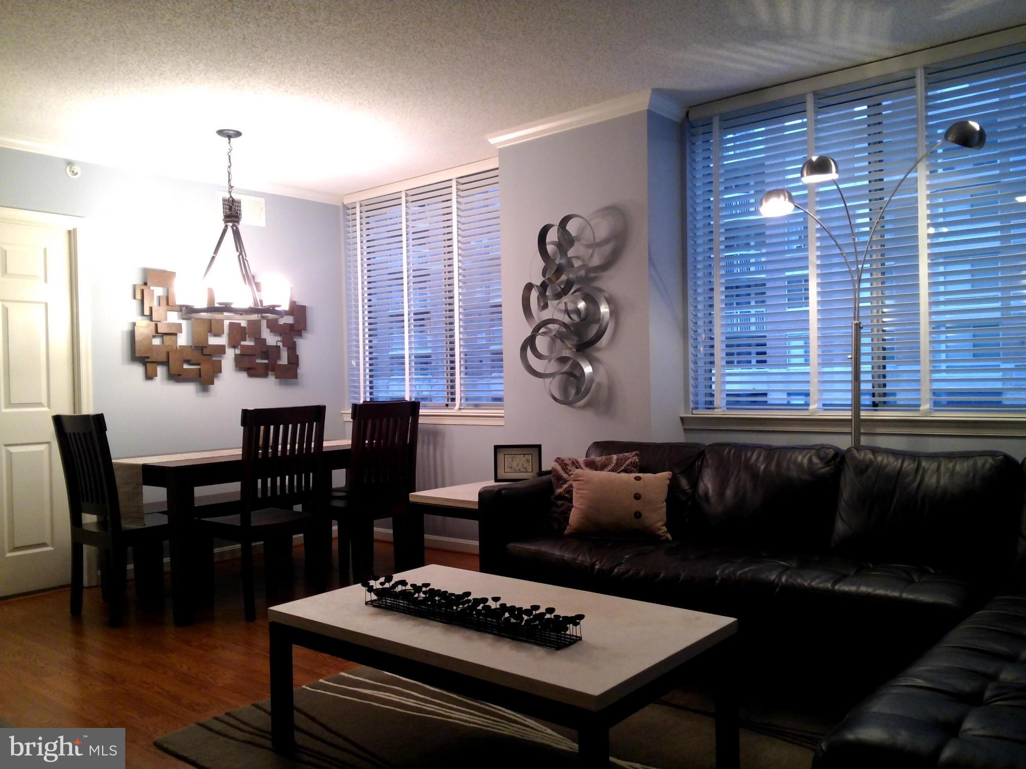 LEXINGTON SQUARE - Residential