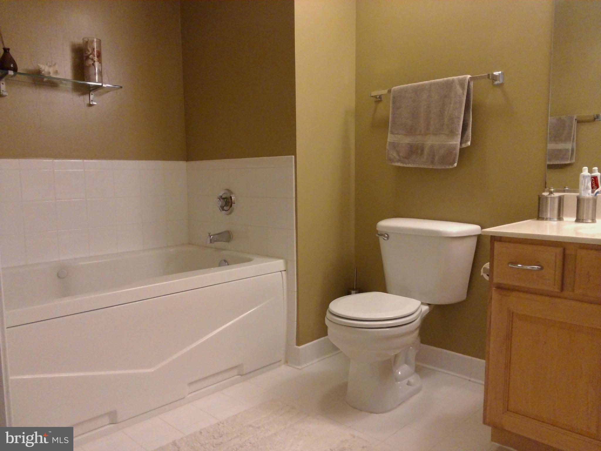 LEXINGTON SQUARE - Residential