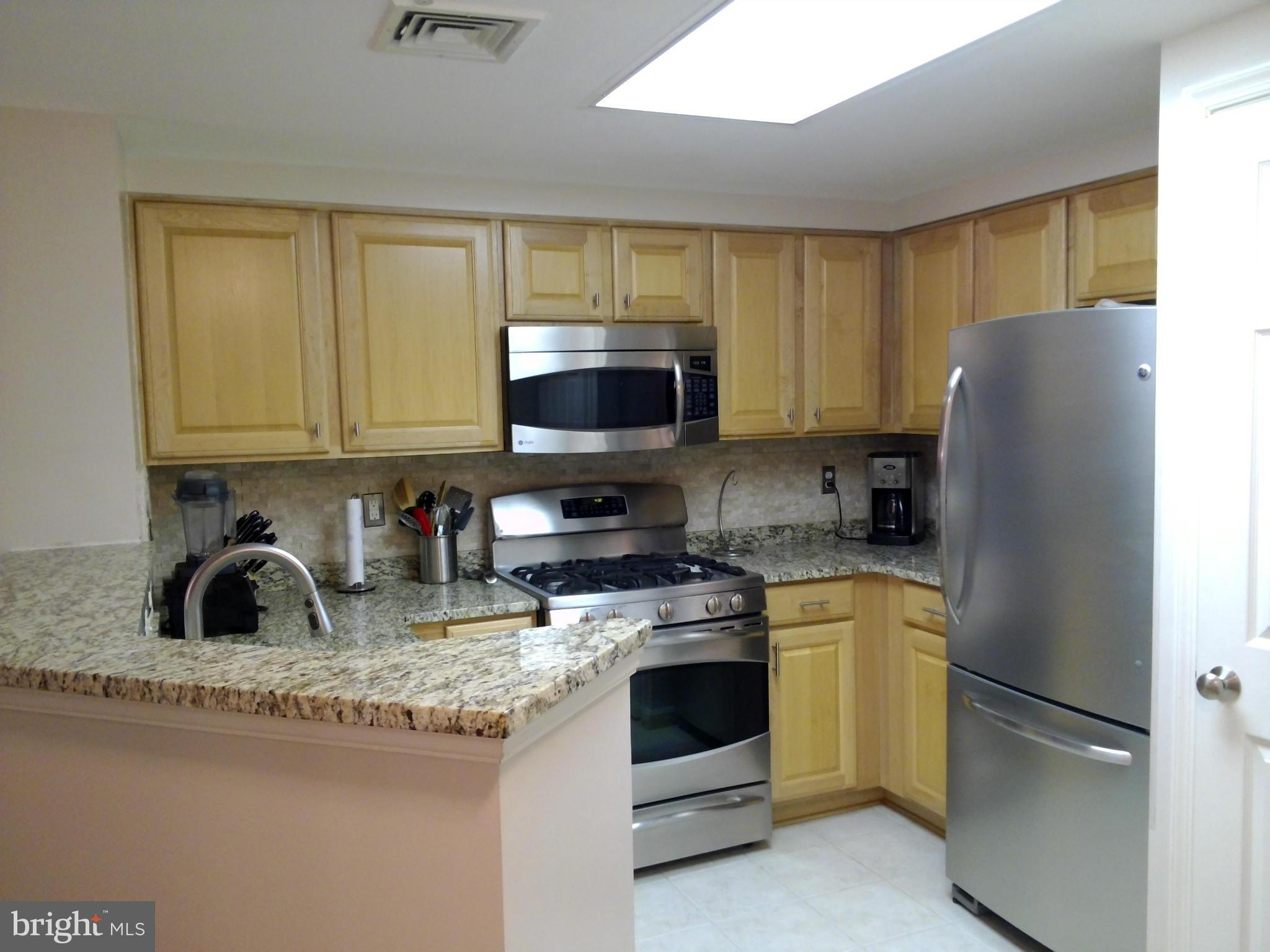 LEXINGTON SQUARE - Residential