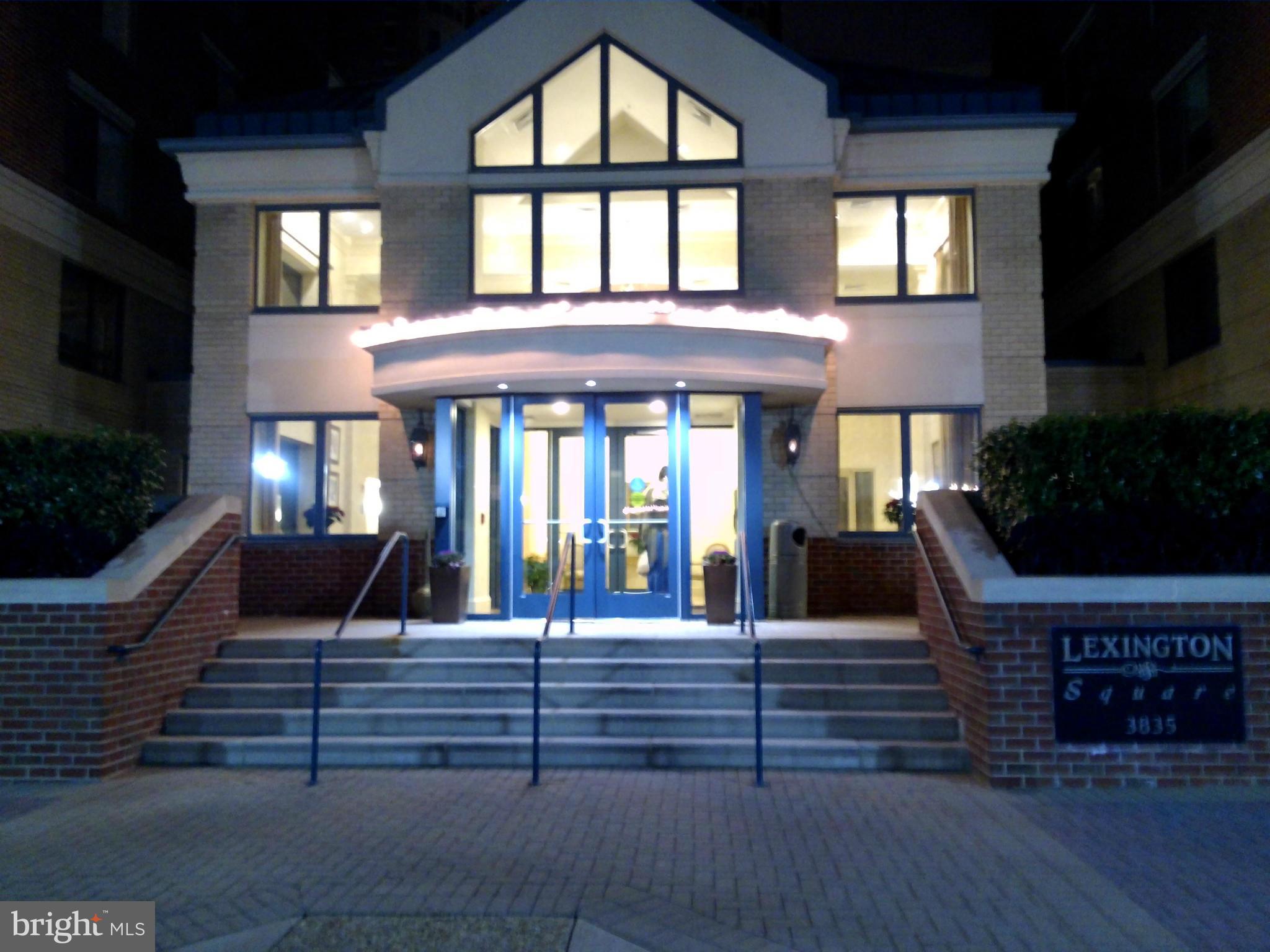 LEXINGTON SQUARE - Residential