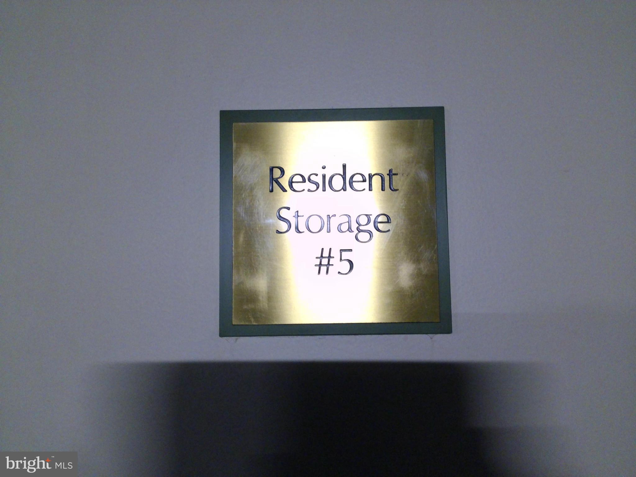 LEXINGTON SQUARE - Residential