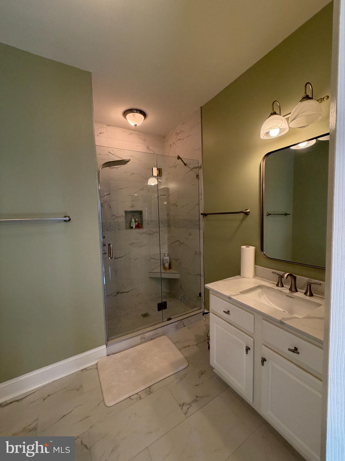 RIDGETOP COMMONS - Residential Lease