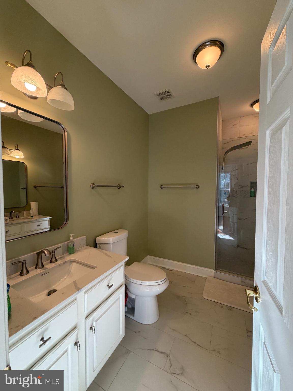 RIDGETOP COMMONS - Residential Lease