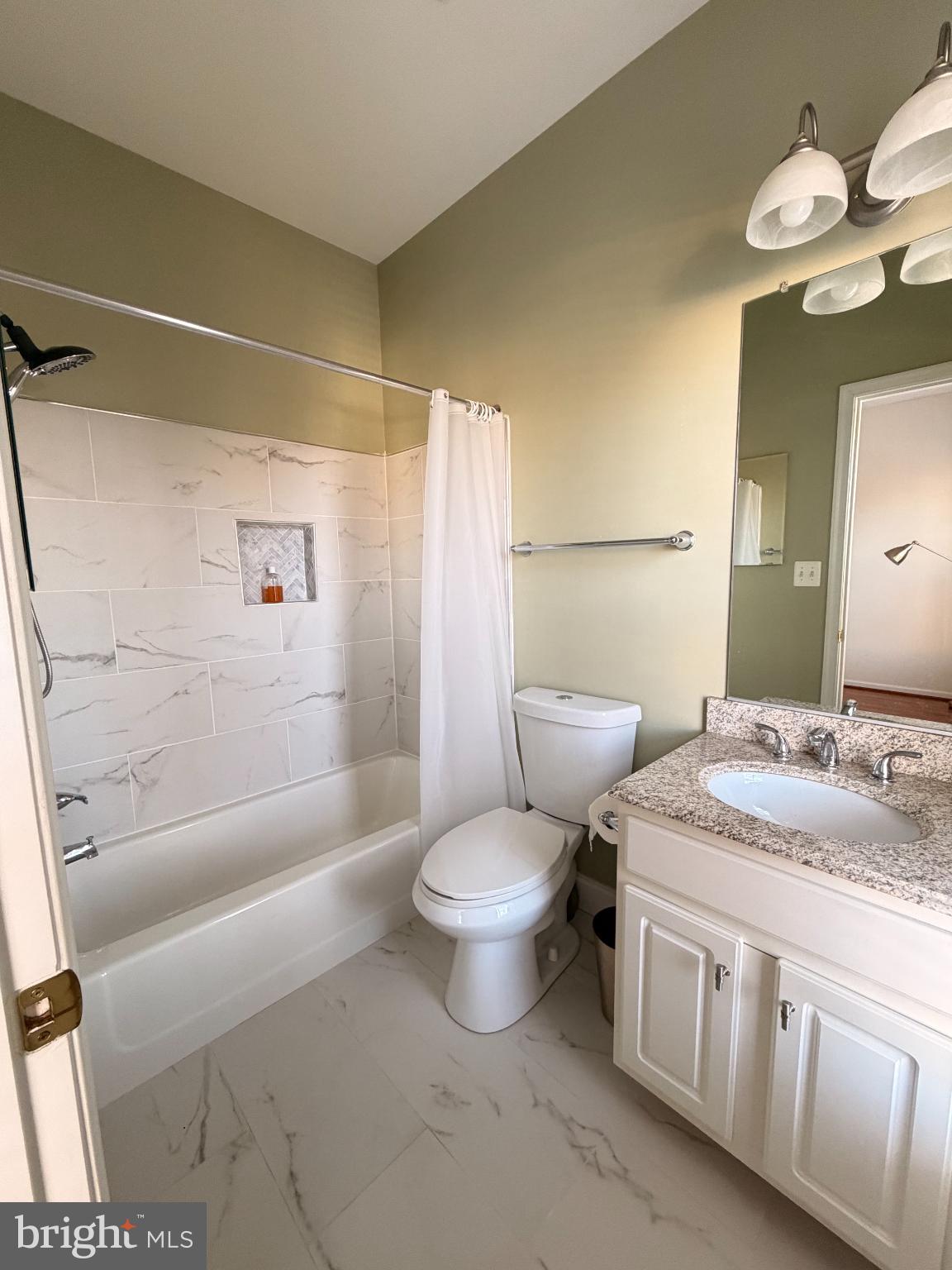 RIDGETOP COMMONS - Residential Lease