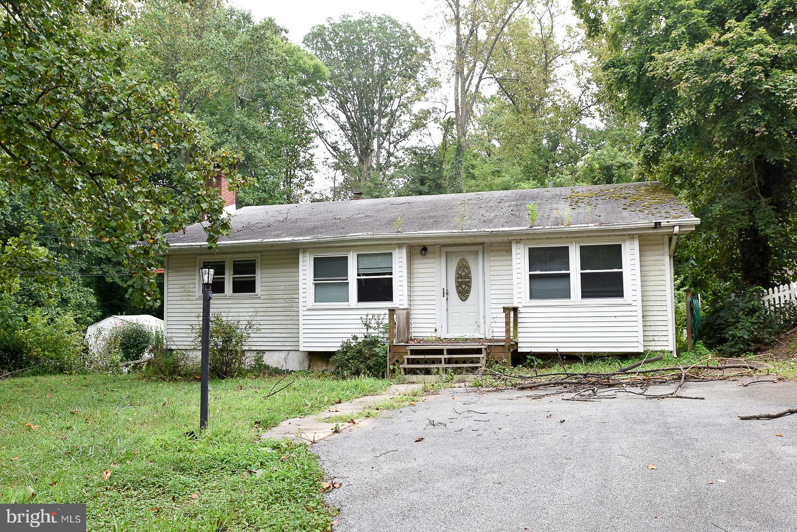 HOLLYWOOD SHORES - Residential