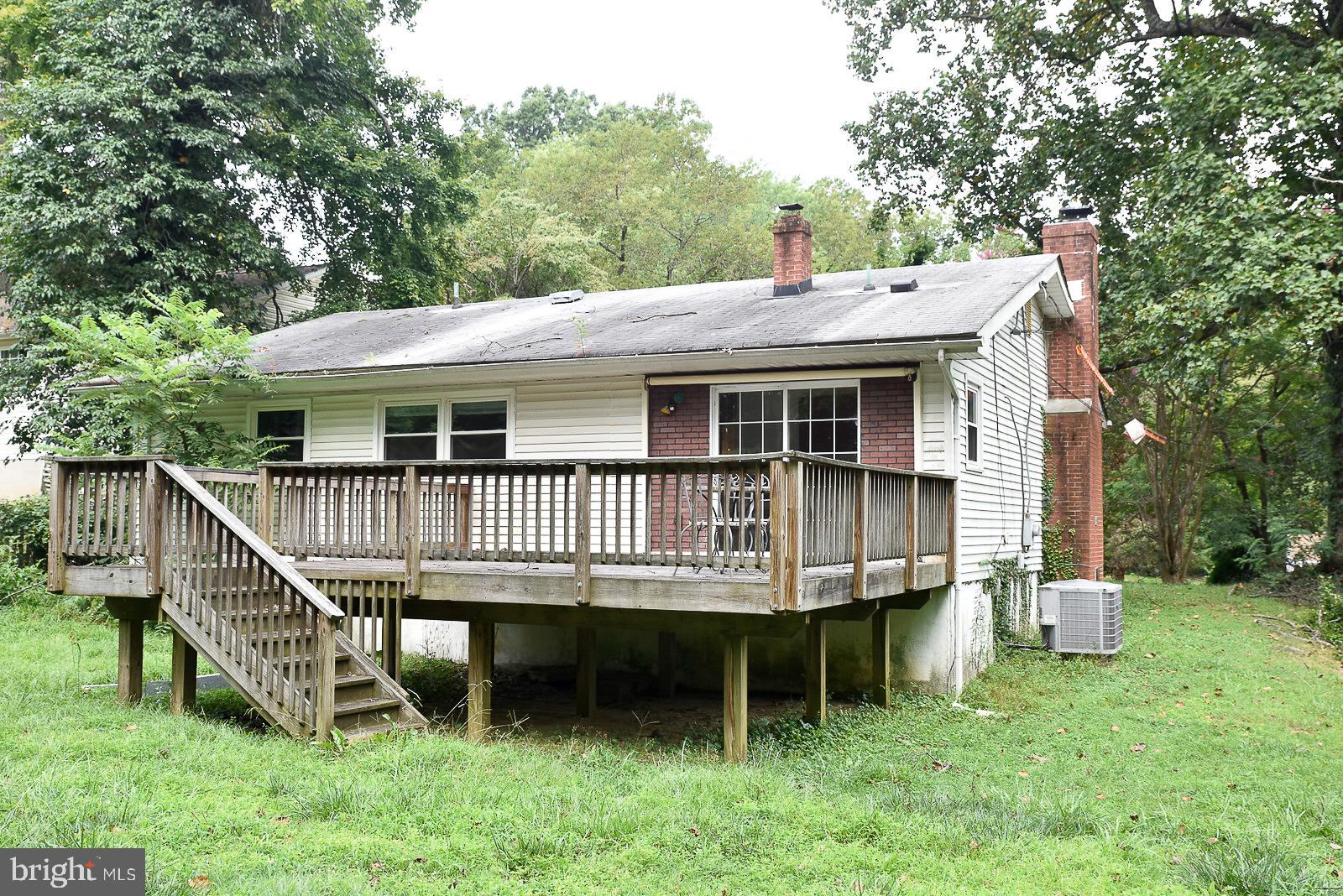 HOLLYWOOD SHORES - Residential