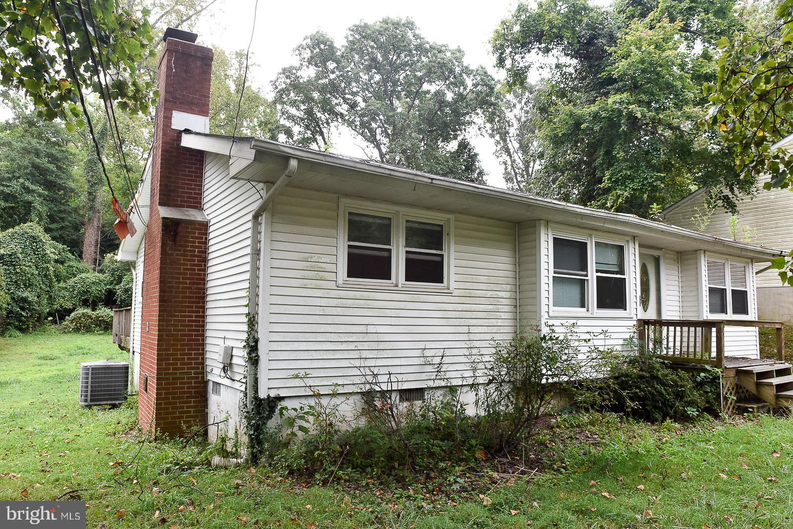 HOLLYWOOD SHORES - Residential