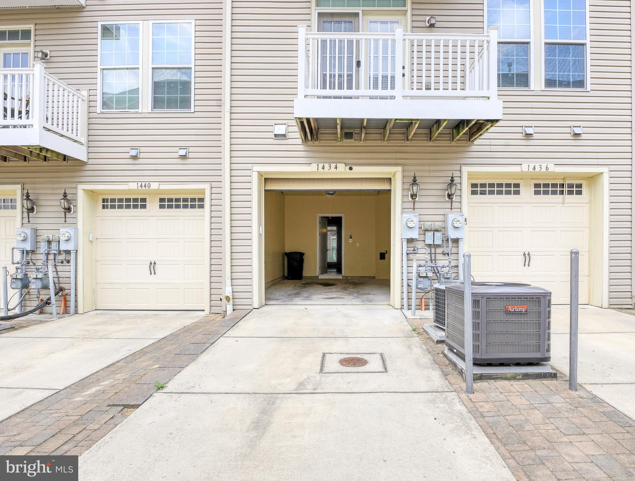 RED OAK CROSSING - Residential Lease