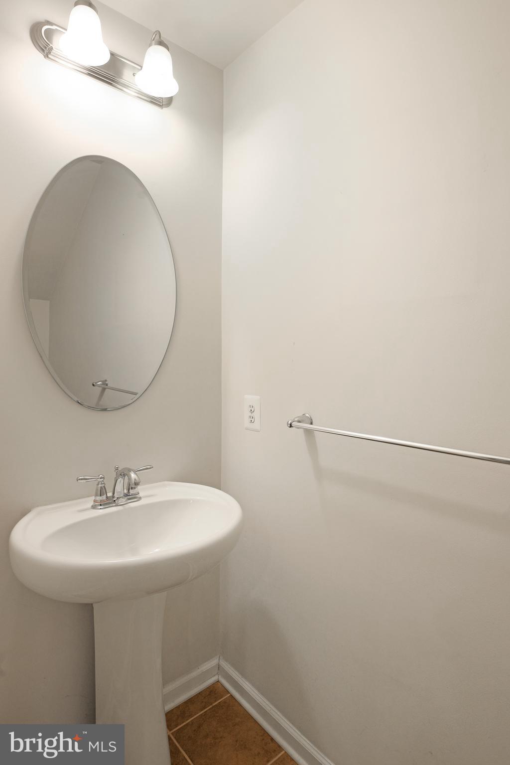 RED OAK CROSSING - Residential Lease