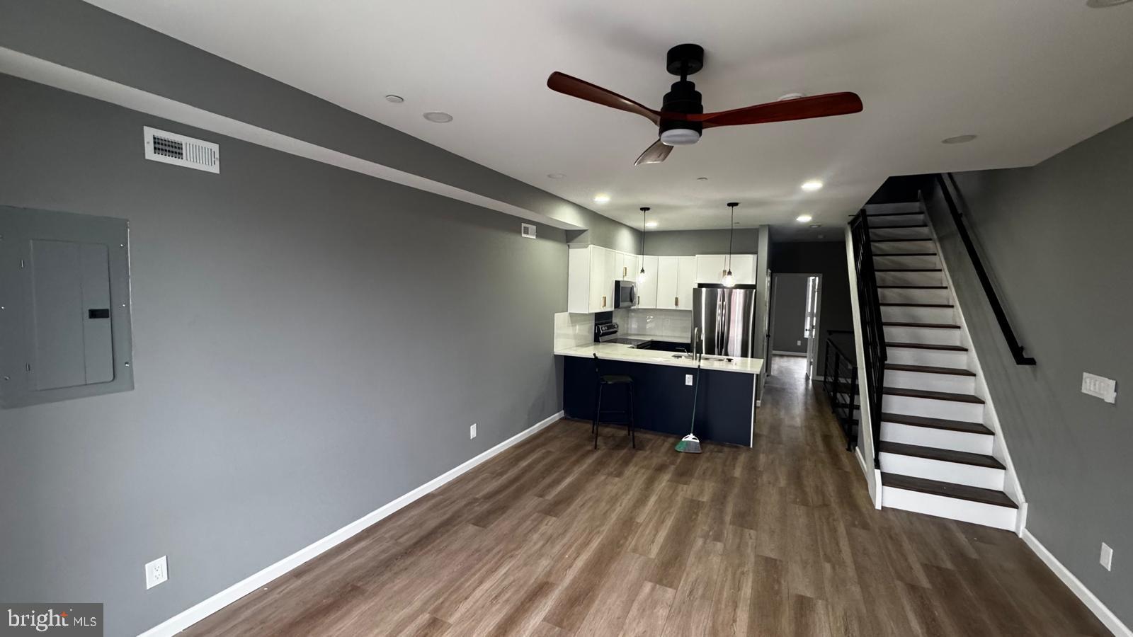 POINT BREEZE - Residential Lease